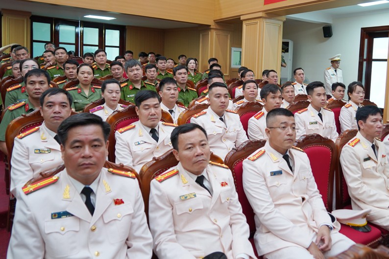 Bộ Công an thăng cấp bậc hàm, nâng bậc lương cho 3 Phó Giám đốc Công an tỉnh Thanh Hóa-5.jpg