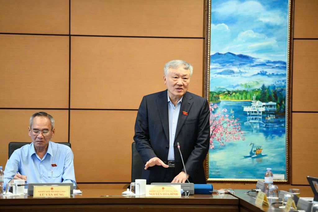 bo-chinh-tri-nguyen-hoa-binh-1.jpg