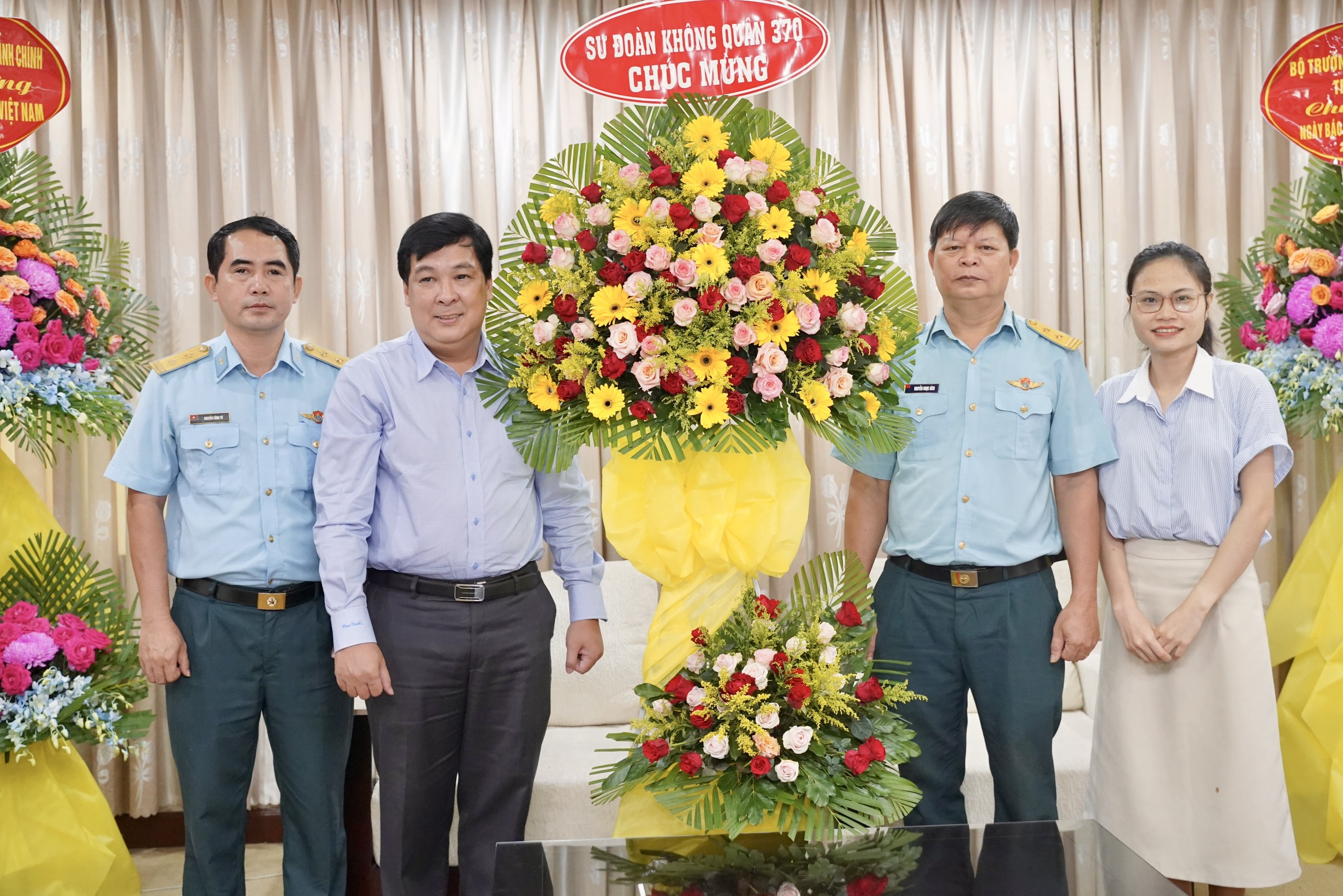 su-doan-khong-quan-370-tham-bao-phap-luat-tphcm-2024.jpg