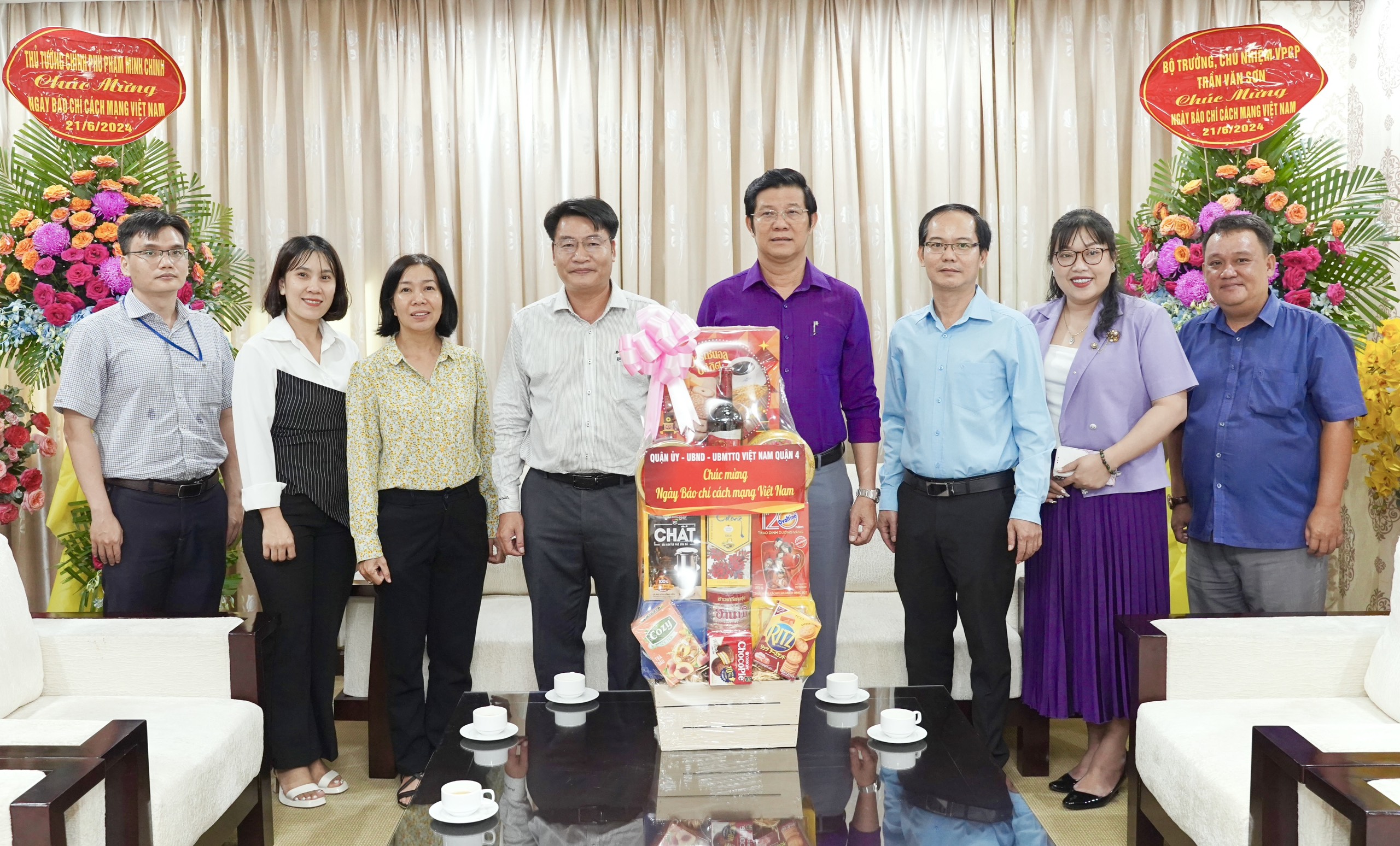 ubnd-quan-4-tham-bao-phap-luat-tphcm-21-6.jpg
