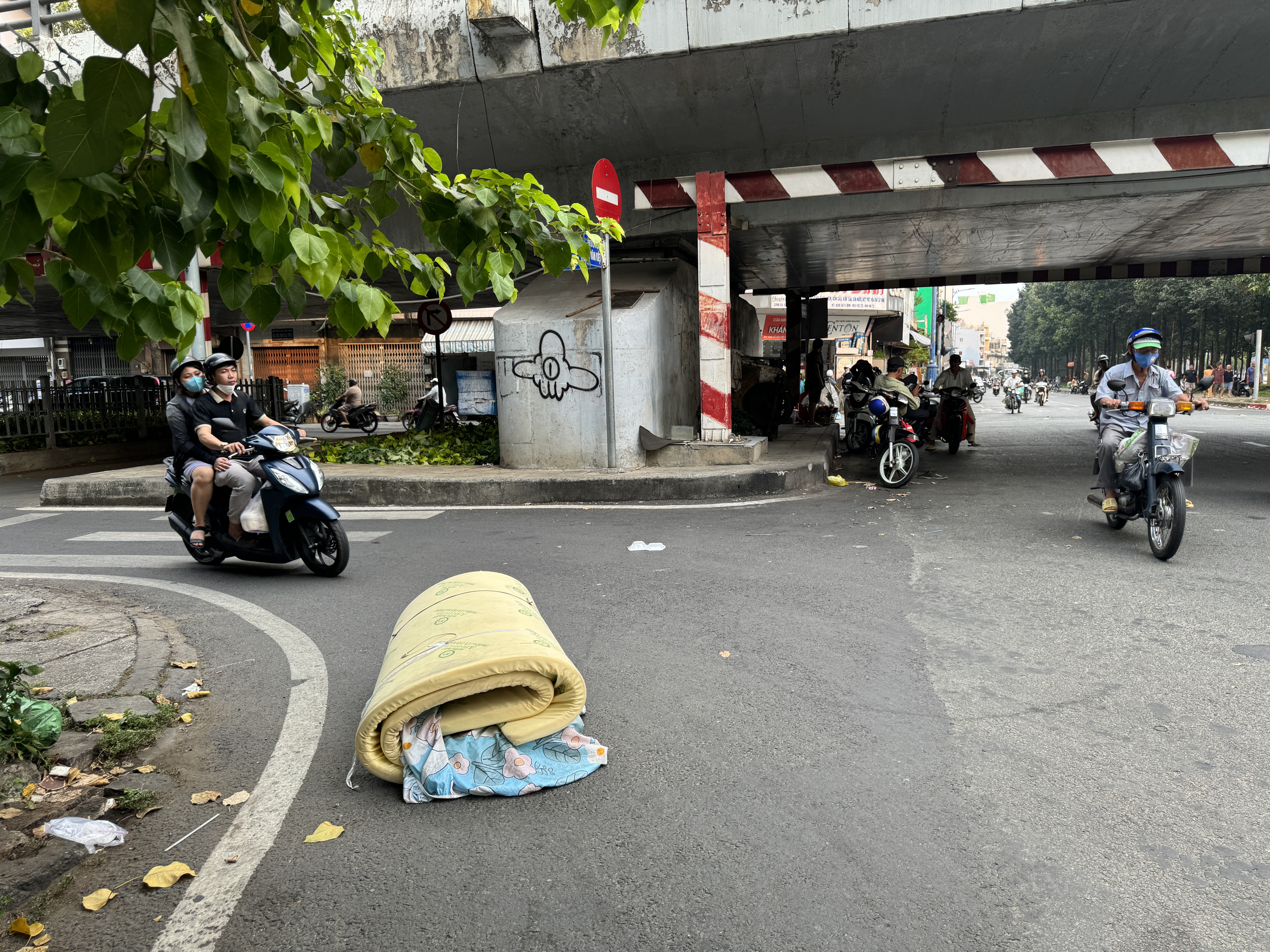 Quận Phú Nhuận tổ chức thu gom rác cồng kềnh dịp cuối năm