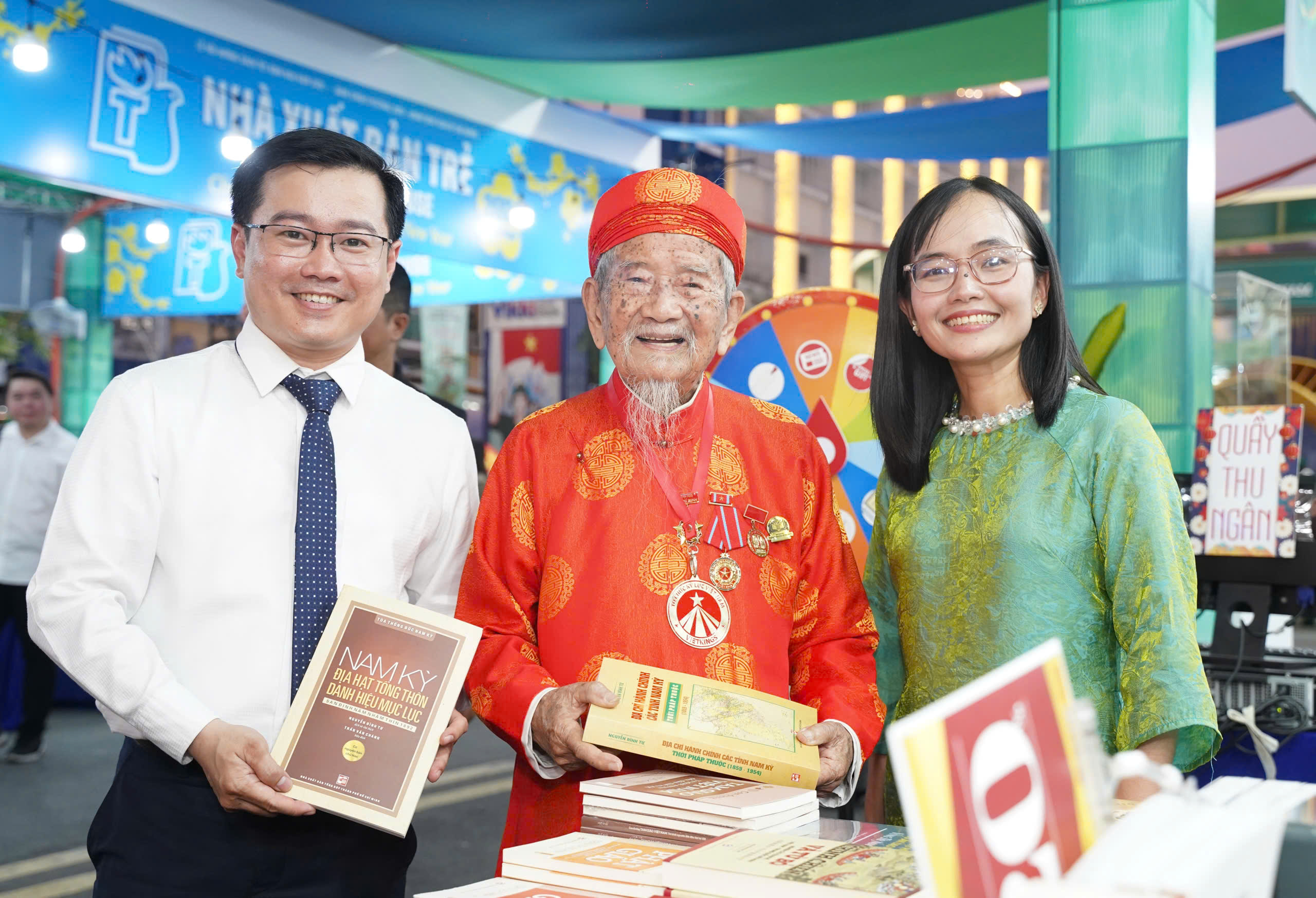 đường sách tết (1).jpg