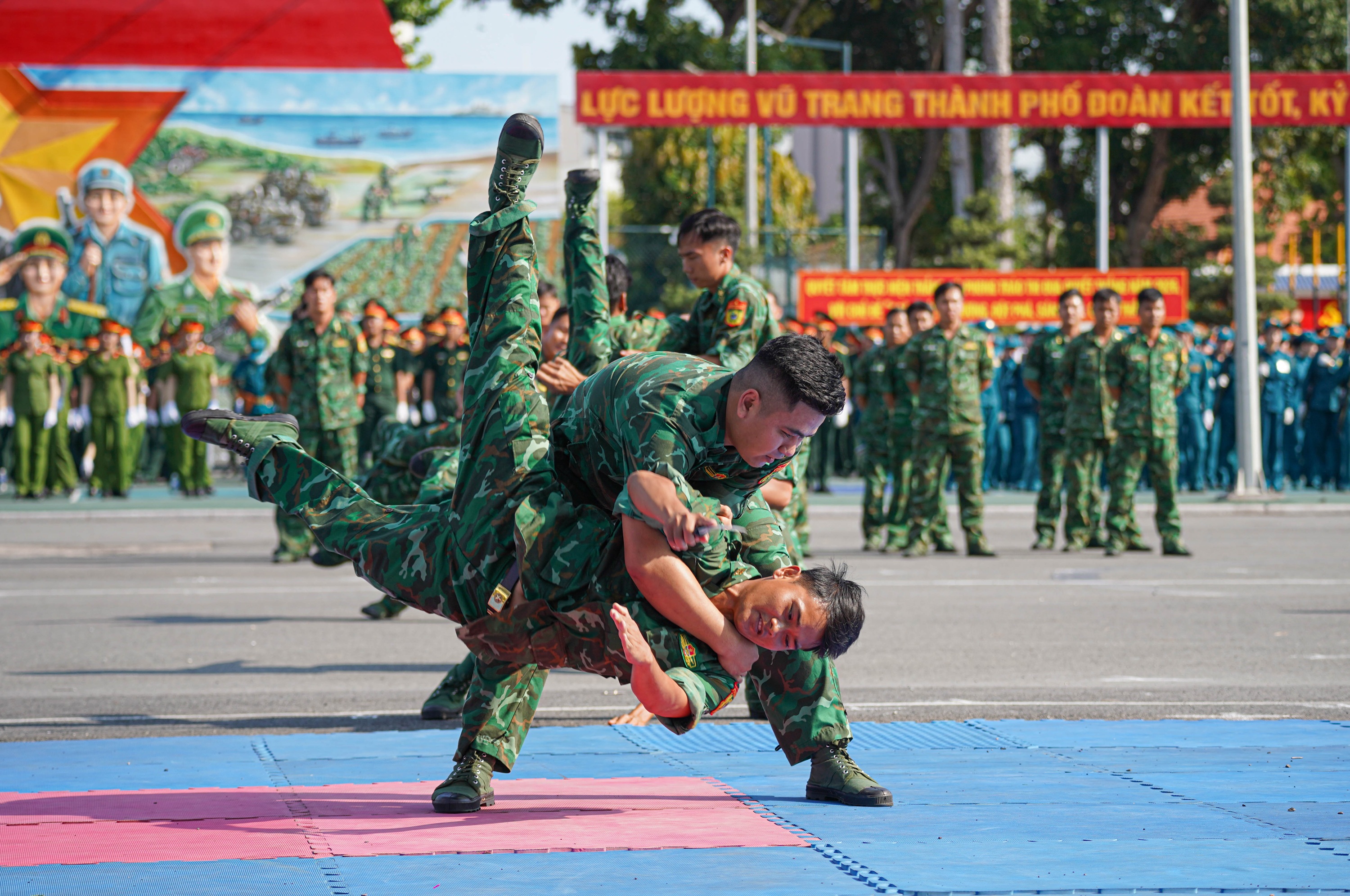 ĐỐI KHÁNG_QUỐC HUY_GIẢI TAY MÁY TRẺ ẤN TƯỢNG.jpg