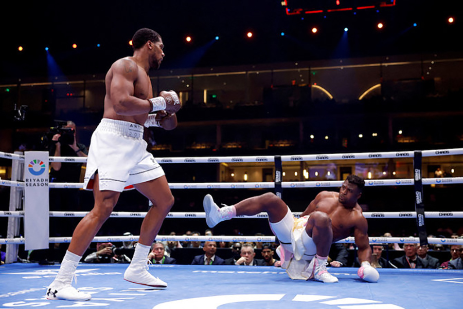 14_UFC danh quyenanh_410_.jpg