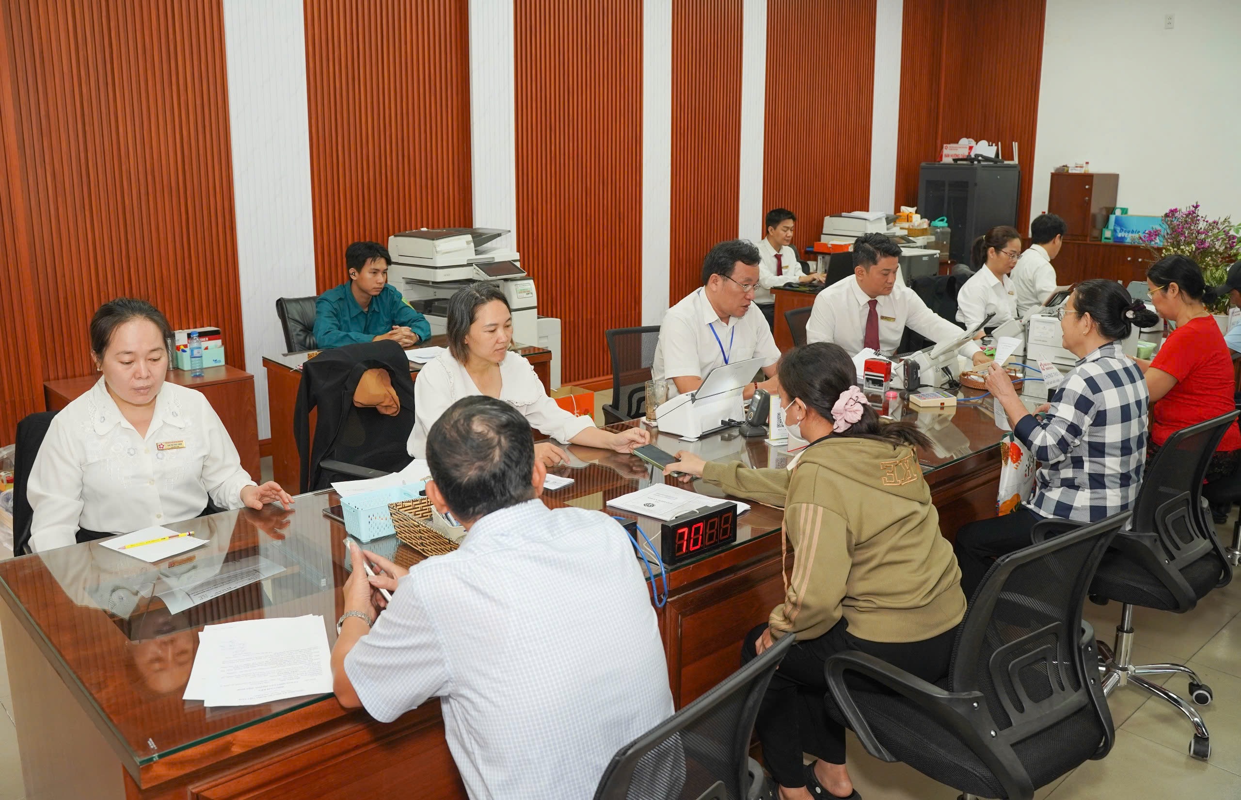 P3-luat-do-thi-dac-biet-can-bo-pham-hai.JPG