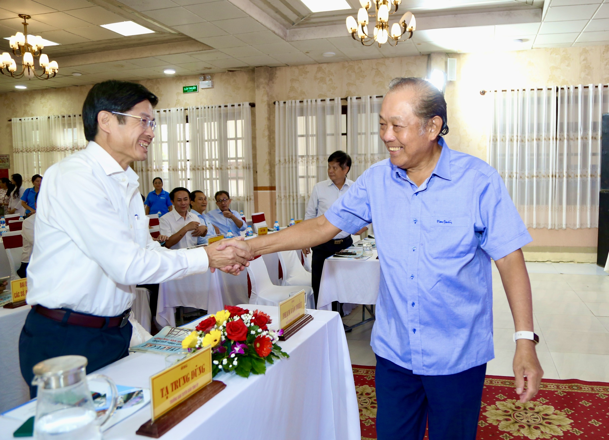 trao-qua-binh-1.jpg