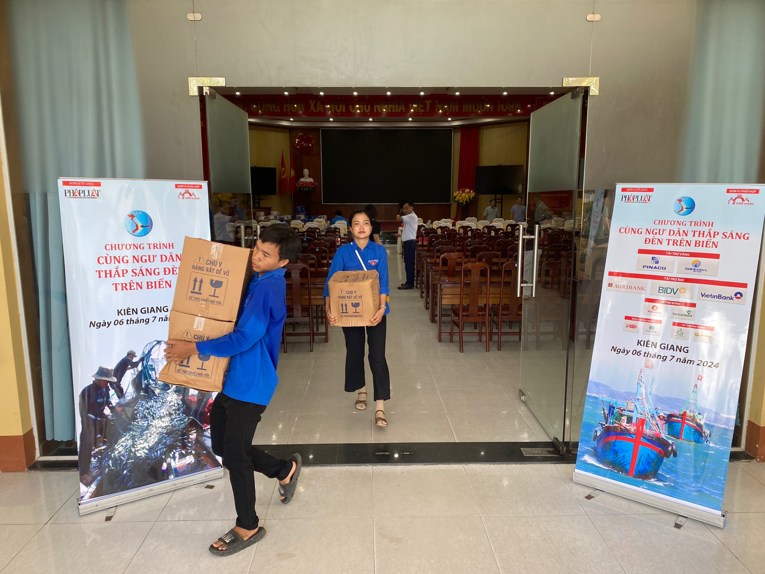anh-sang-den-tre-bien-kien-giang-12.JPG