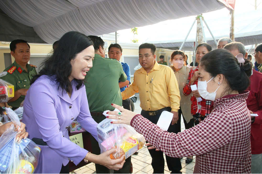 cho-0-dong-cong-an-tinh-an-giang-4.png