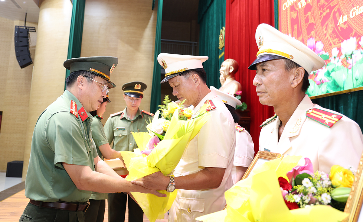 cong-an-tinh-an-giang-chuan-bi-nhan-su-2.jpg