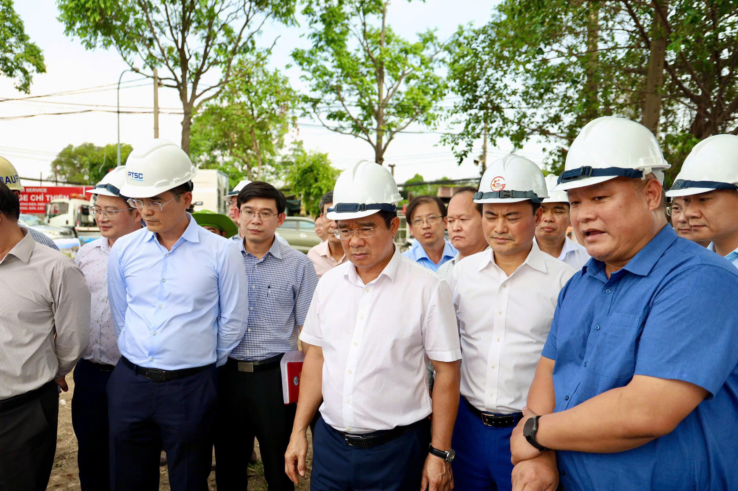 Vành đai 2,chủ tịch ubnd tp.hcm,đẩy nhanh tiến độ,giải phóng mặt bằng,vướng mắc