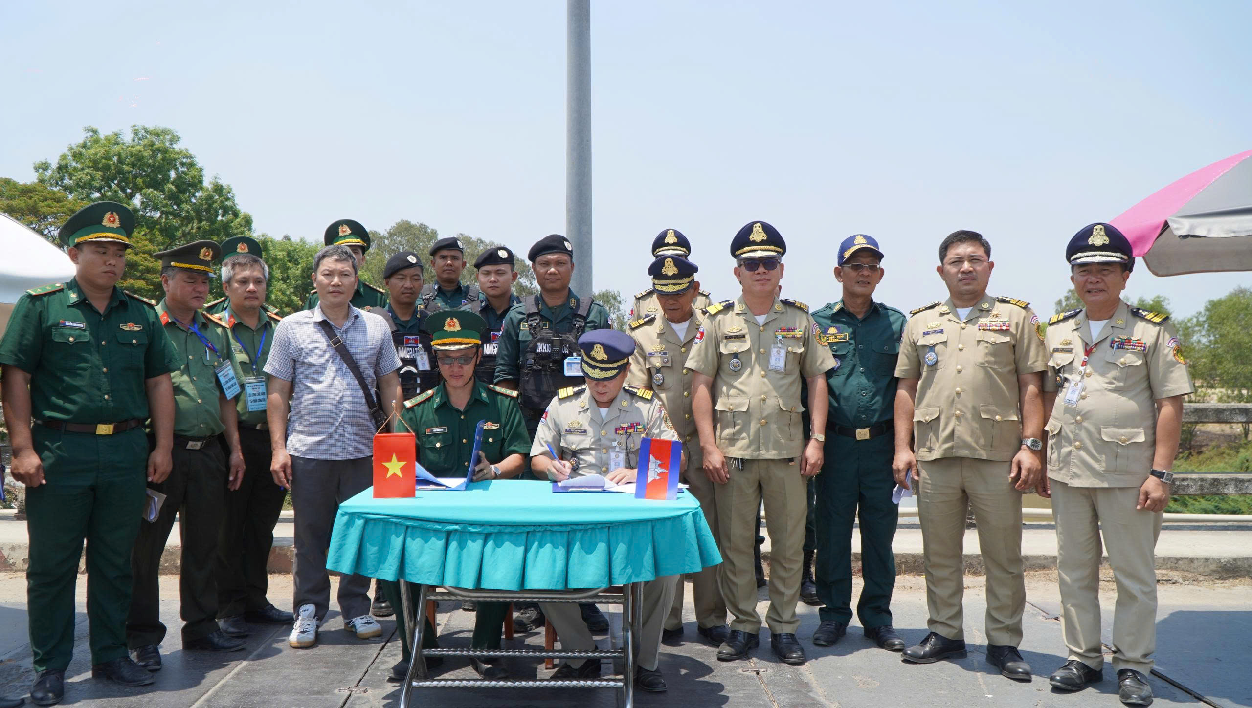 công dân Việt Nam,tiếp nhận,cửa khẩu dinh bà,đồng tháp,trung tâm lừa đảo,việc nhẹ lương cao