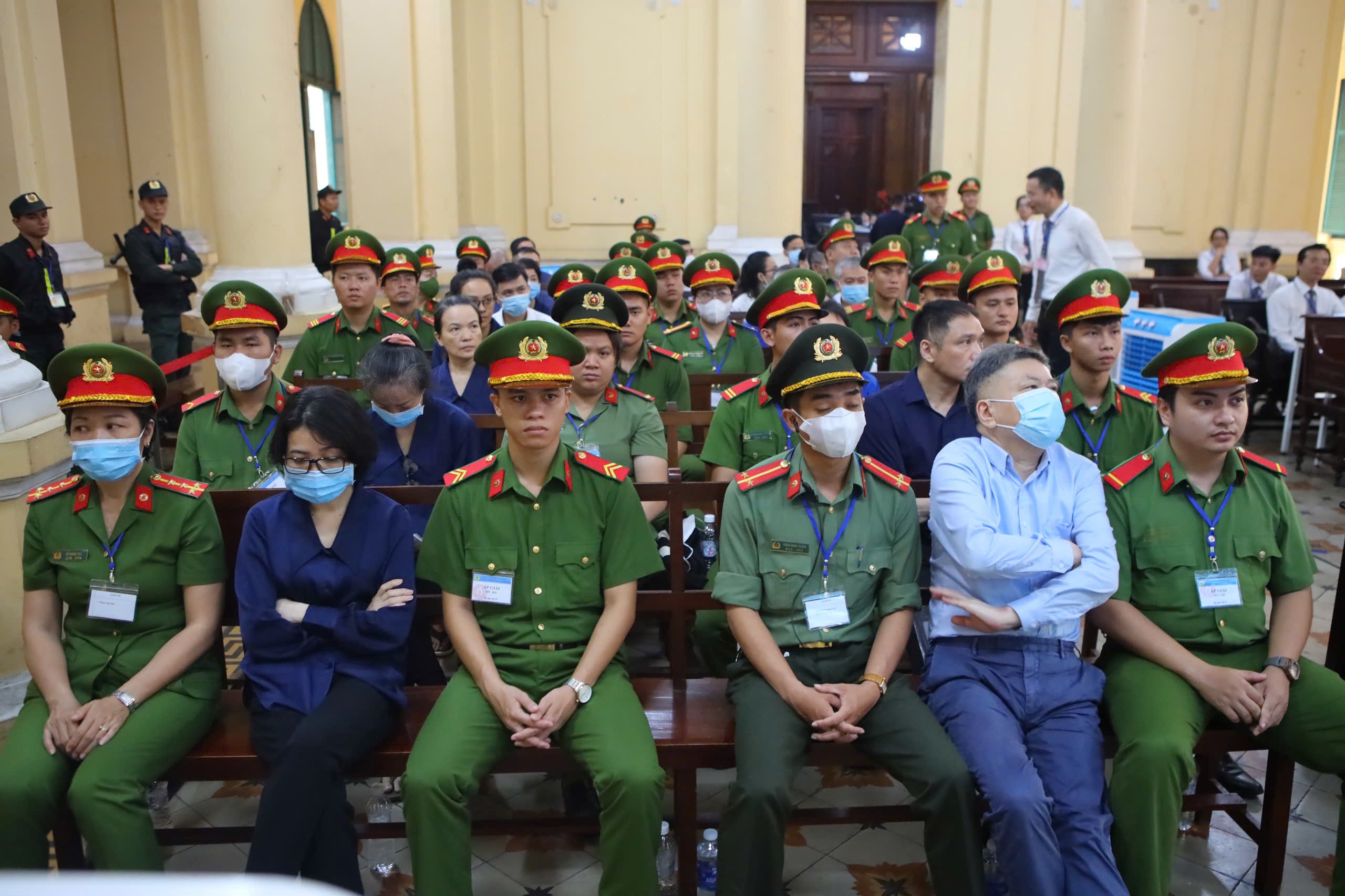 Giai đoạn 2 của vụ án có tổng cộng 34 bị cáo bị đưa ra xét xử. Ảnh: NGUYỆT NHI