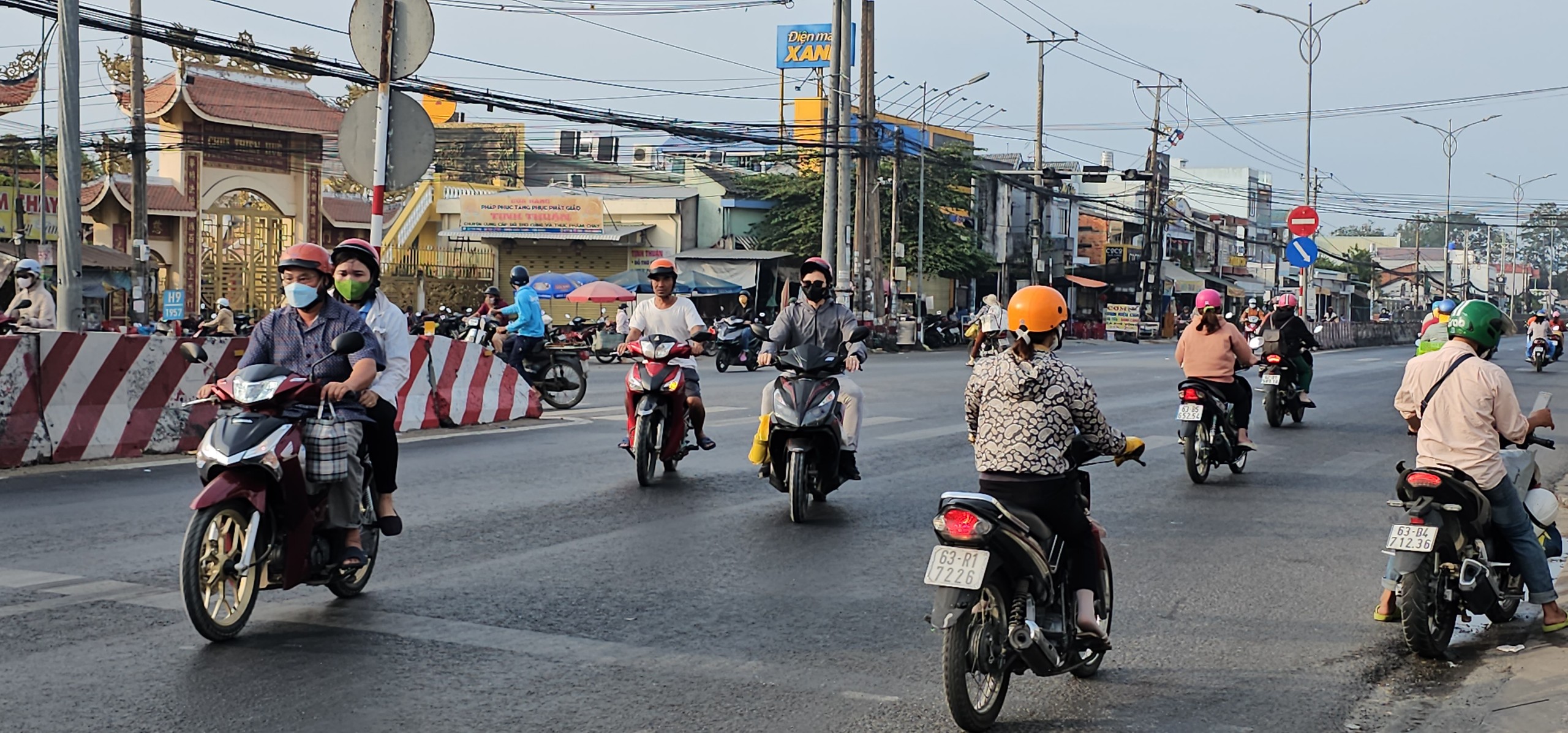 ngược chiều trên quốc lộ 1 (14).jpg