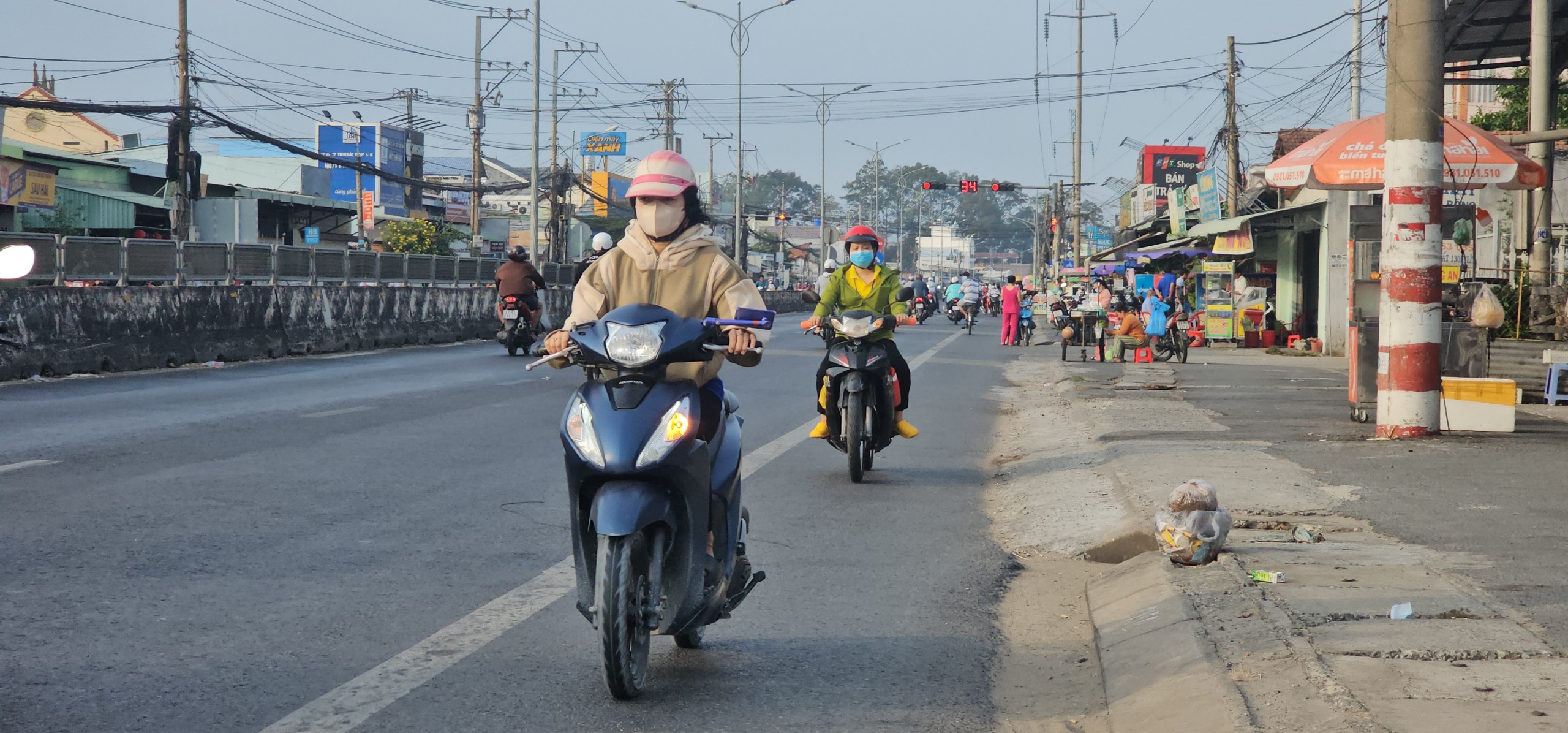 ngược chiều trên quốc lộ 1 (15).jpg