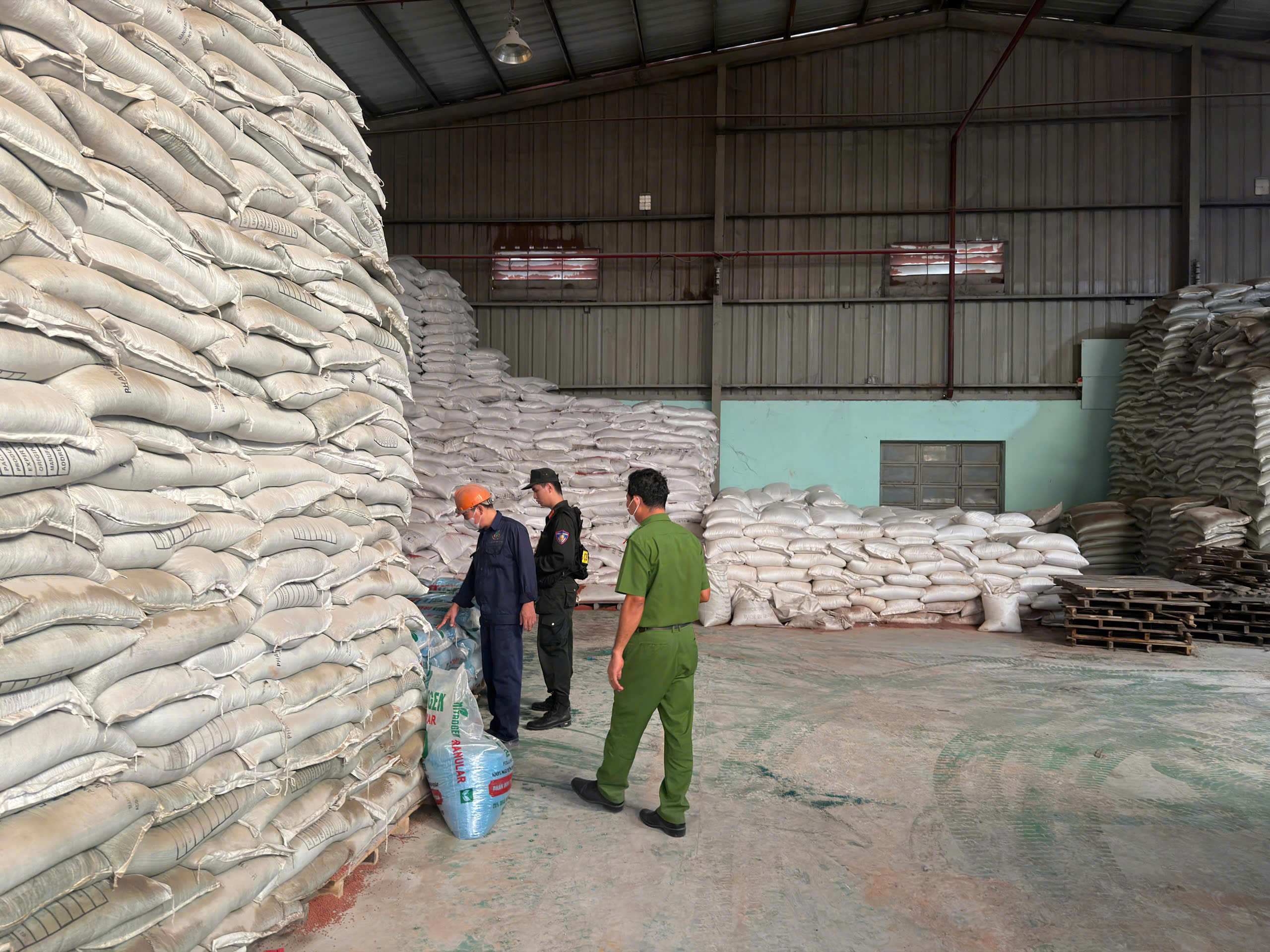 phân bón giả (1).jpeg
