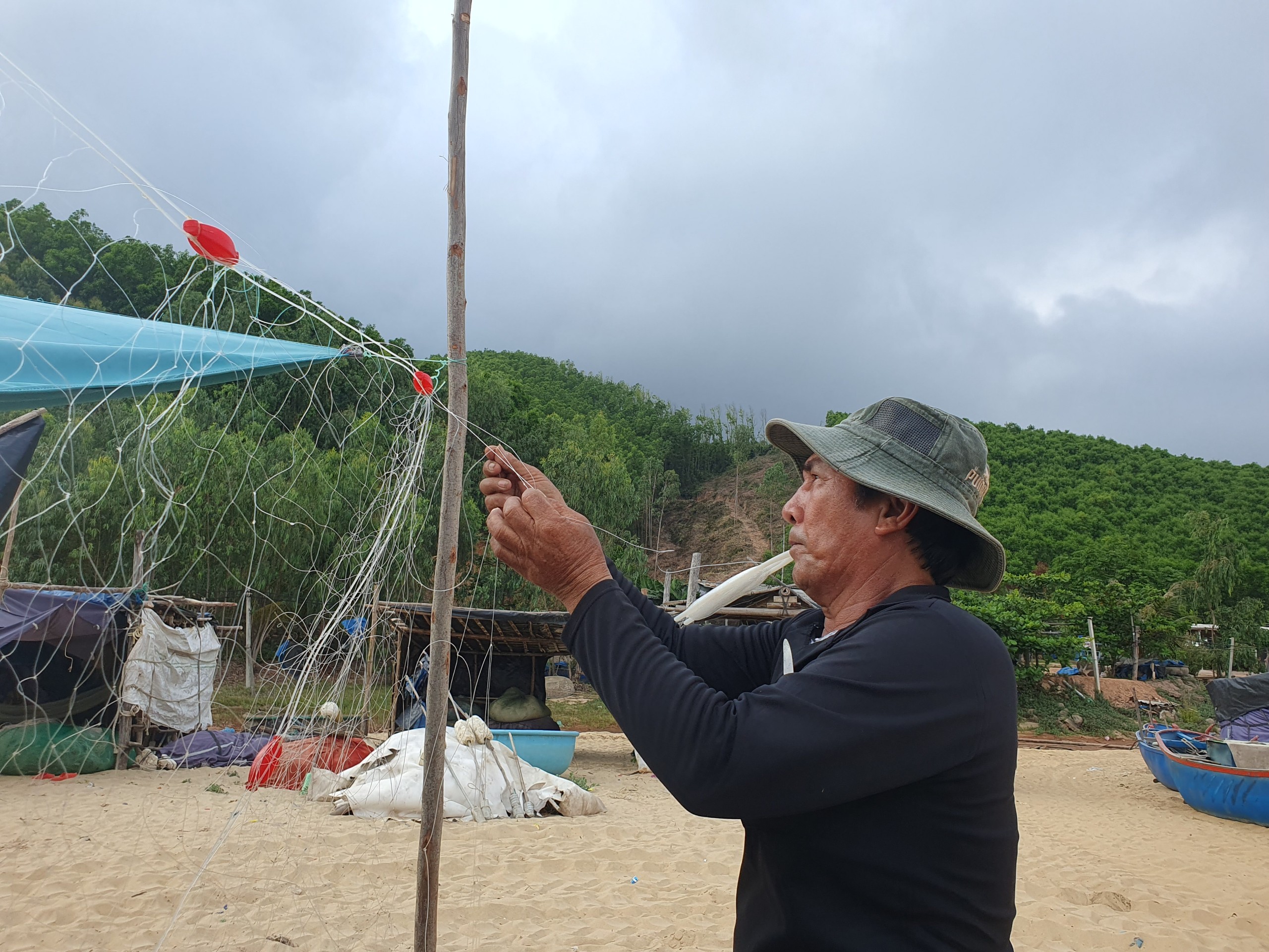 Hầu hết người dân ở Lộ Diêu sống bằng nghề biển