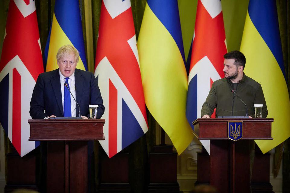 Thủ tướng Anh bất ngờ sang Kiev gặp ông Zelensky, nói không để Ukraine 'bị bắt nạt nữa'