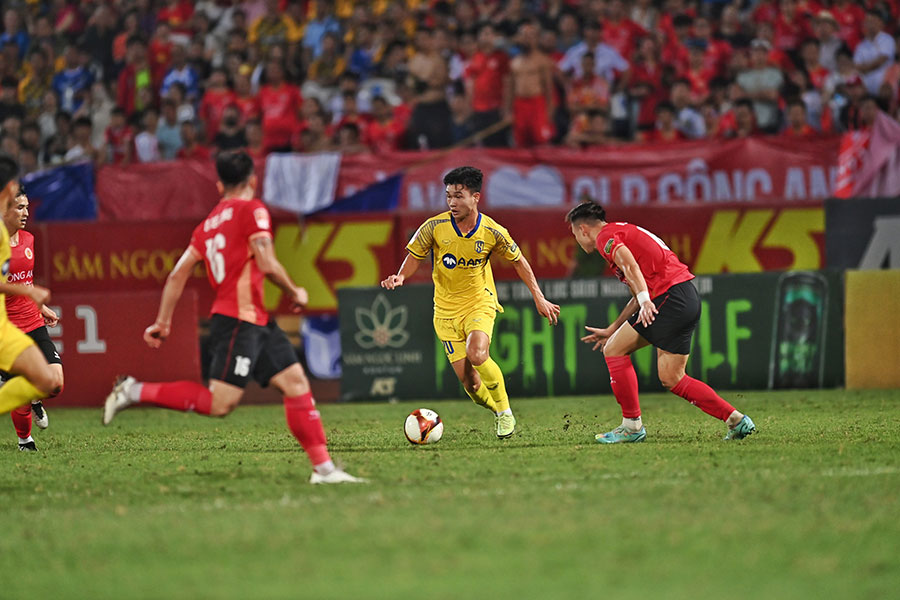15_BAICHINH_Tranhcai_V-League_nghi-cho-U23-thidau_1030_1h.jpg