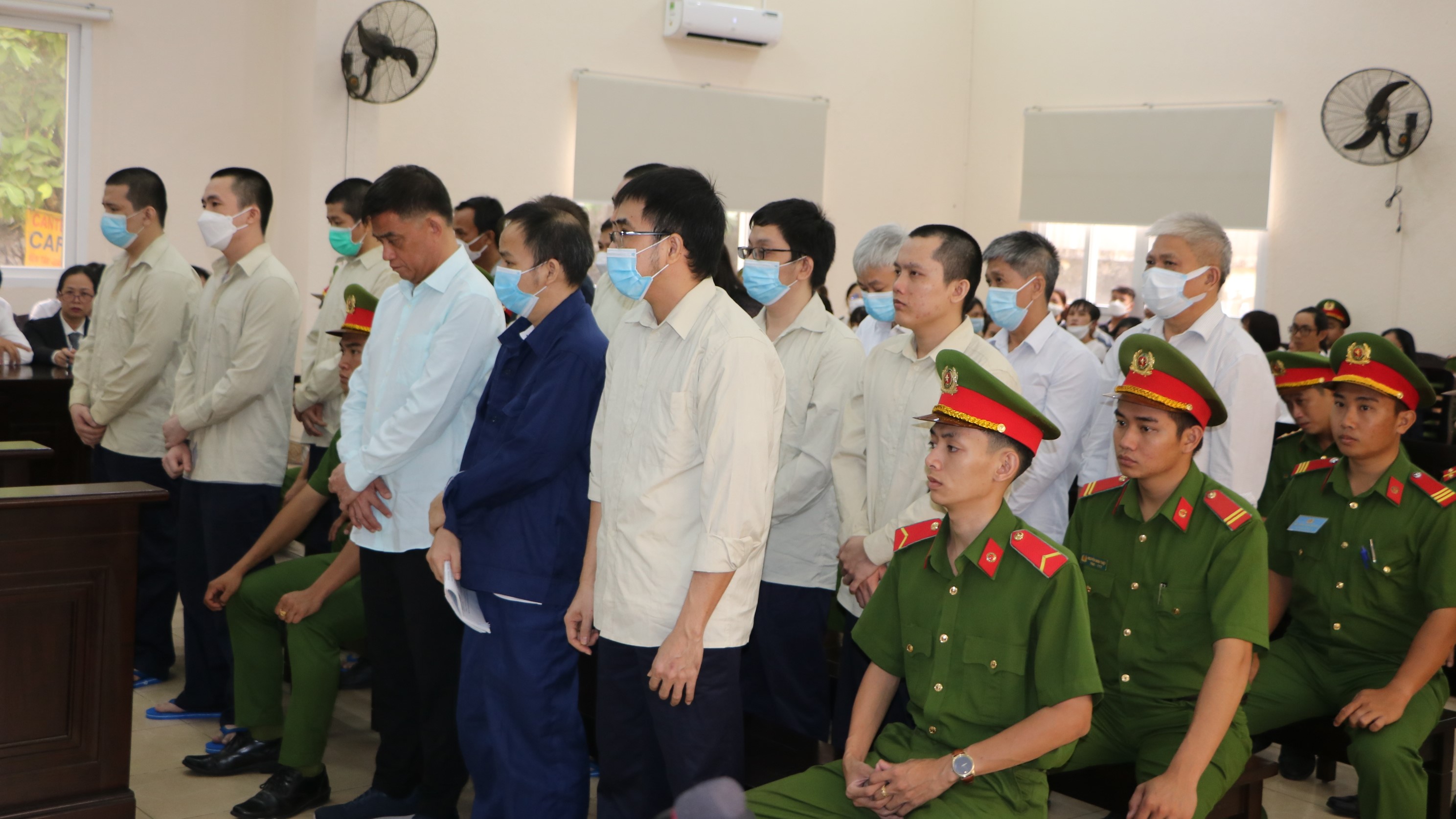 cu-giam-doc-so-12-3999-2490.jpg