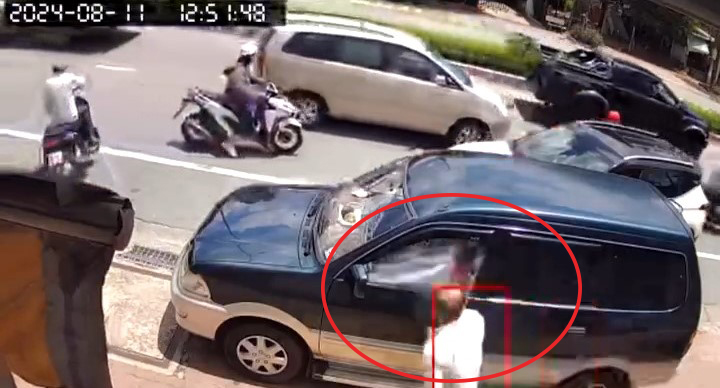 đập kính xe ô tô (2).jpg