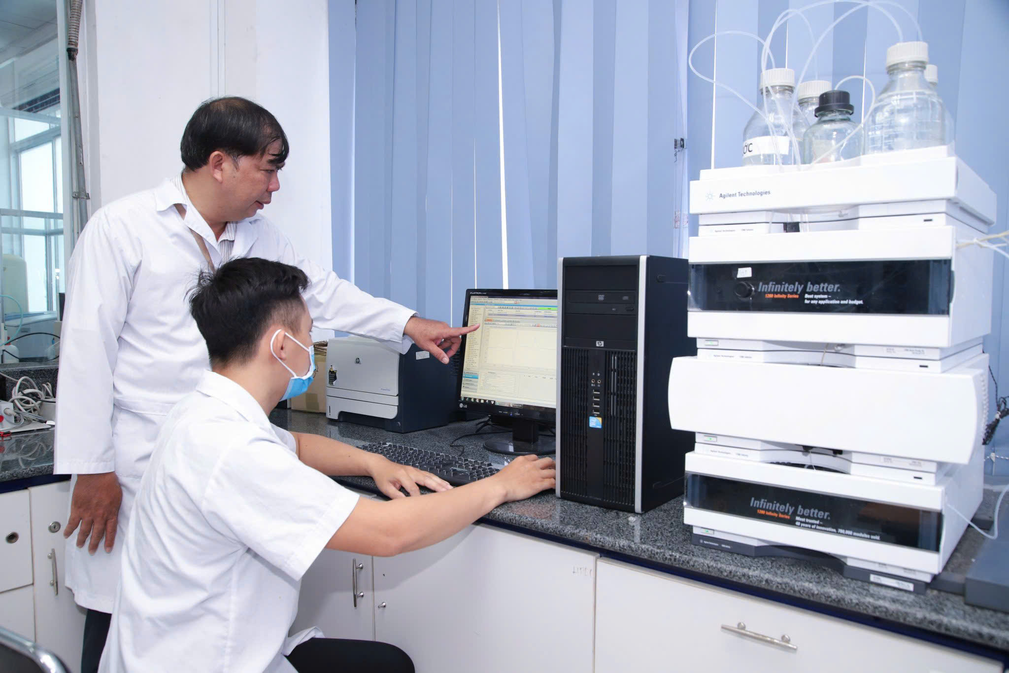 Cần đột phá chính sách để giữ chân những người thầy giỏi
