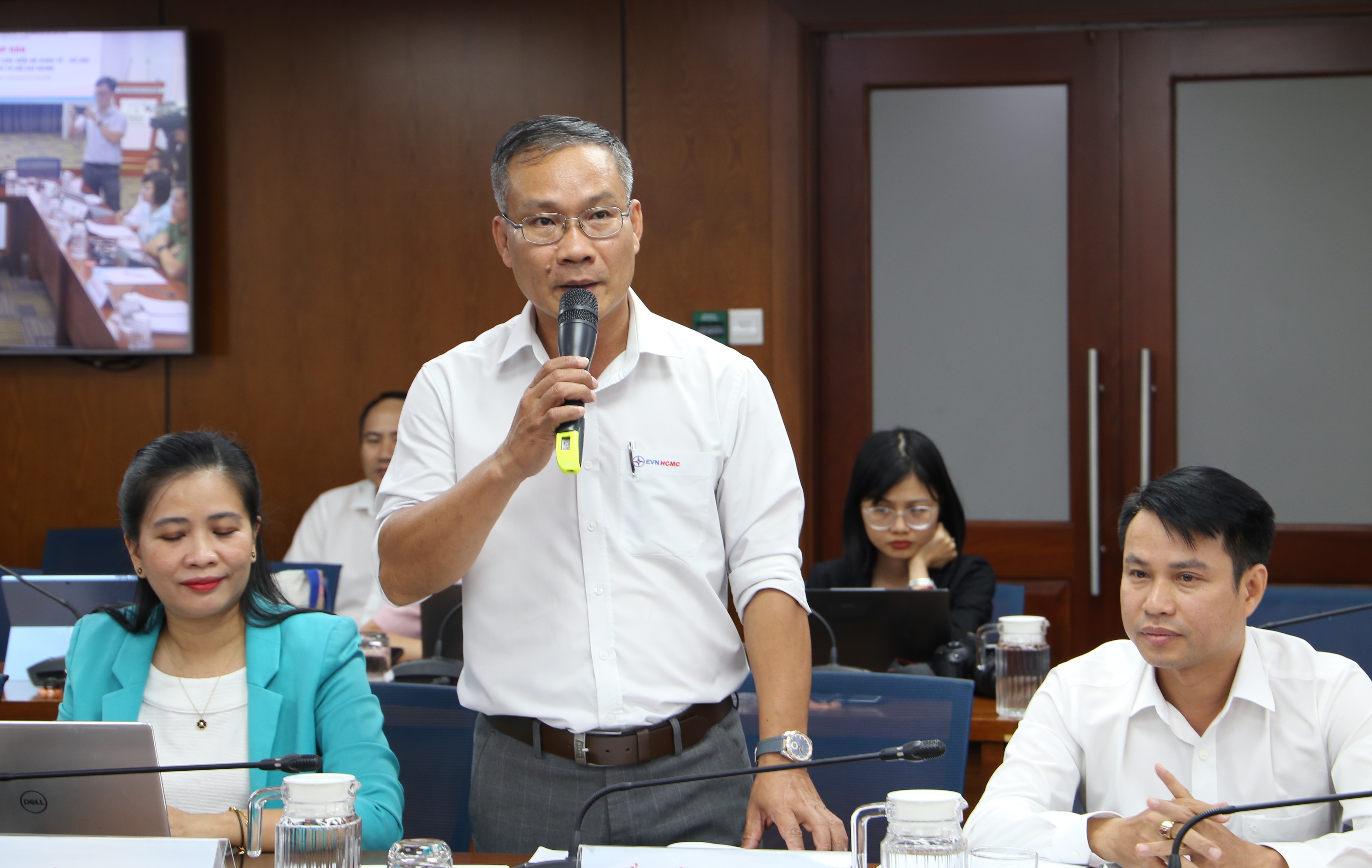 Điện lực TP.HCM 'mách' người dân cách tiết kiệm điện cho mùa nắng nóng-dien-luc-tp.hcm-tiet-kiem-dien.jpeg