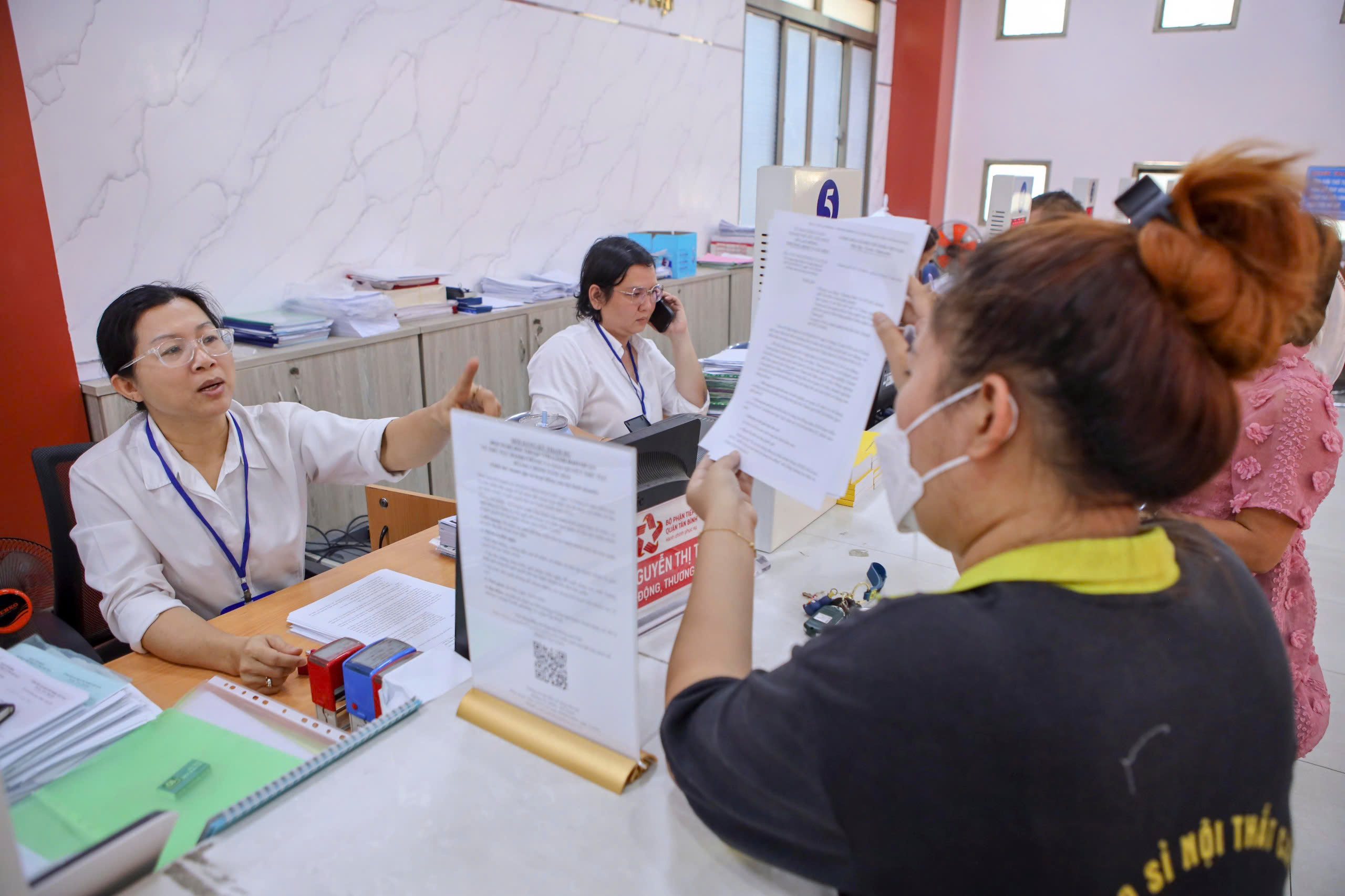 TP.HCM sắp xếp bộ máy: Giảm thiểu tối đa nhân sự dôi dư-nhan-su-doi-du.jpg