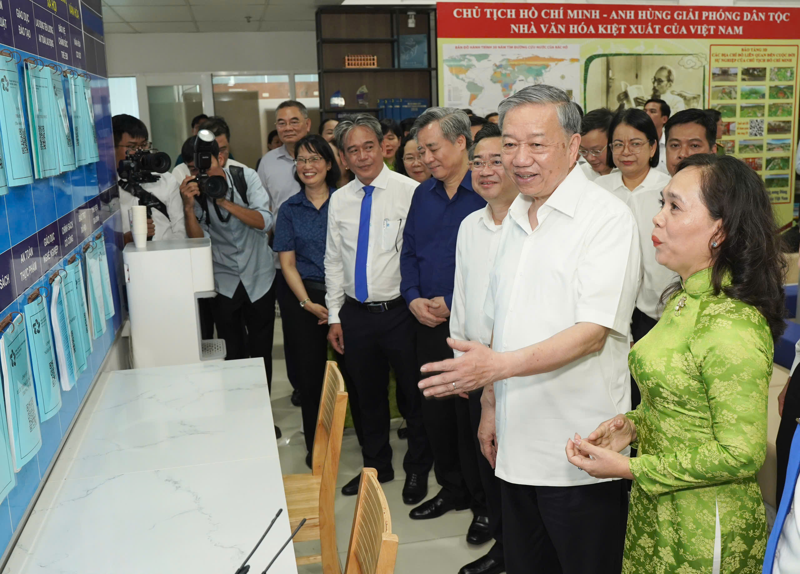 tong-bi-thu-to-lam-13.jpg