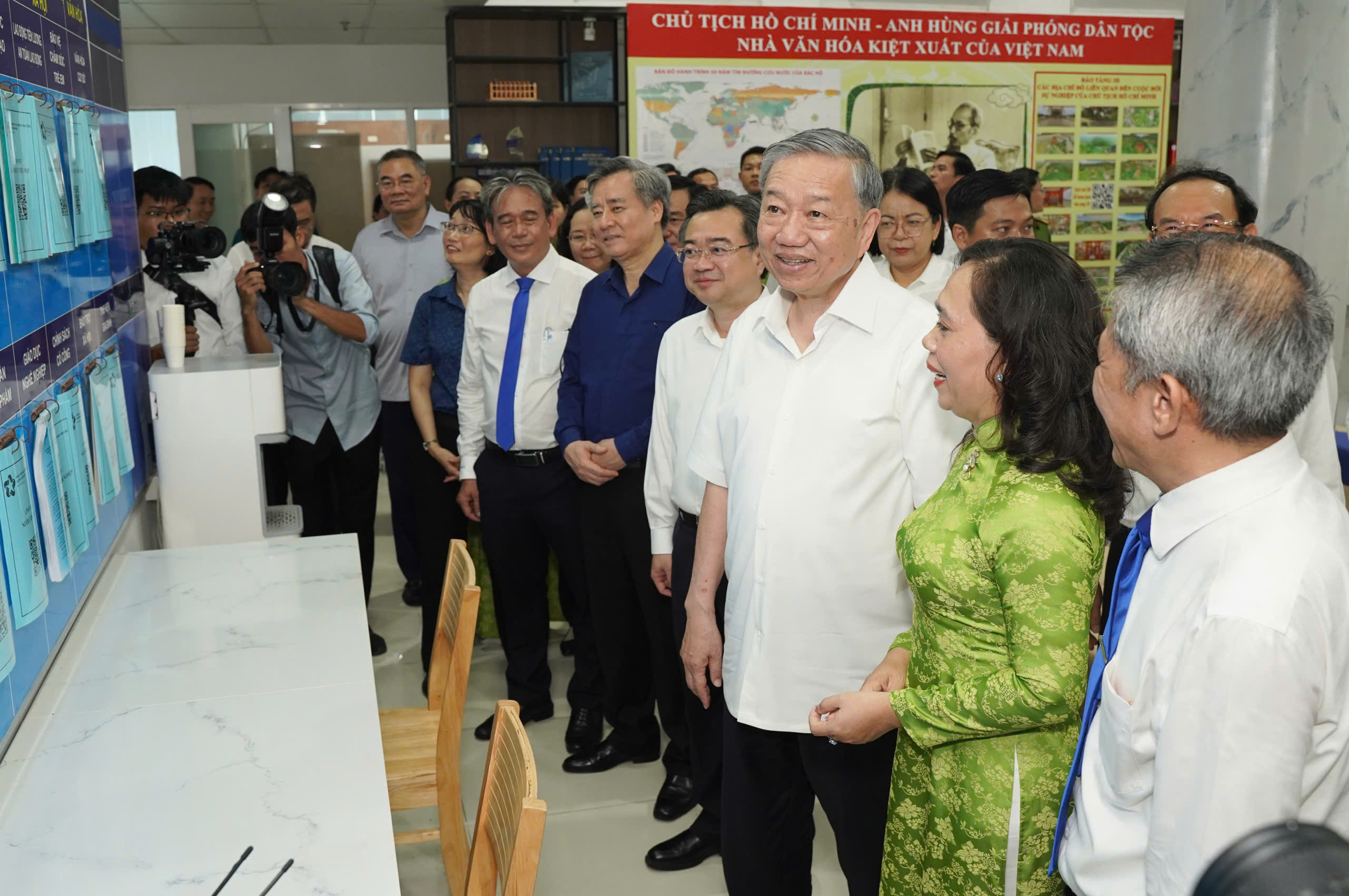 tong-bi-thu-to-lam-3.jpg