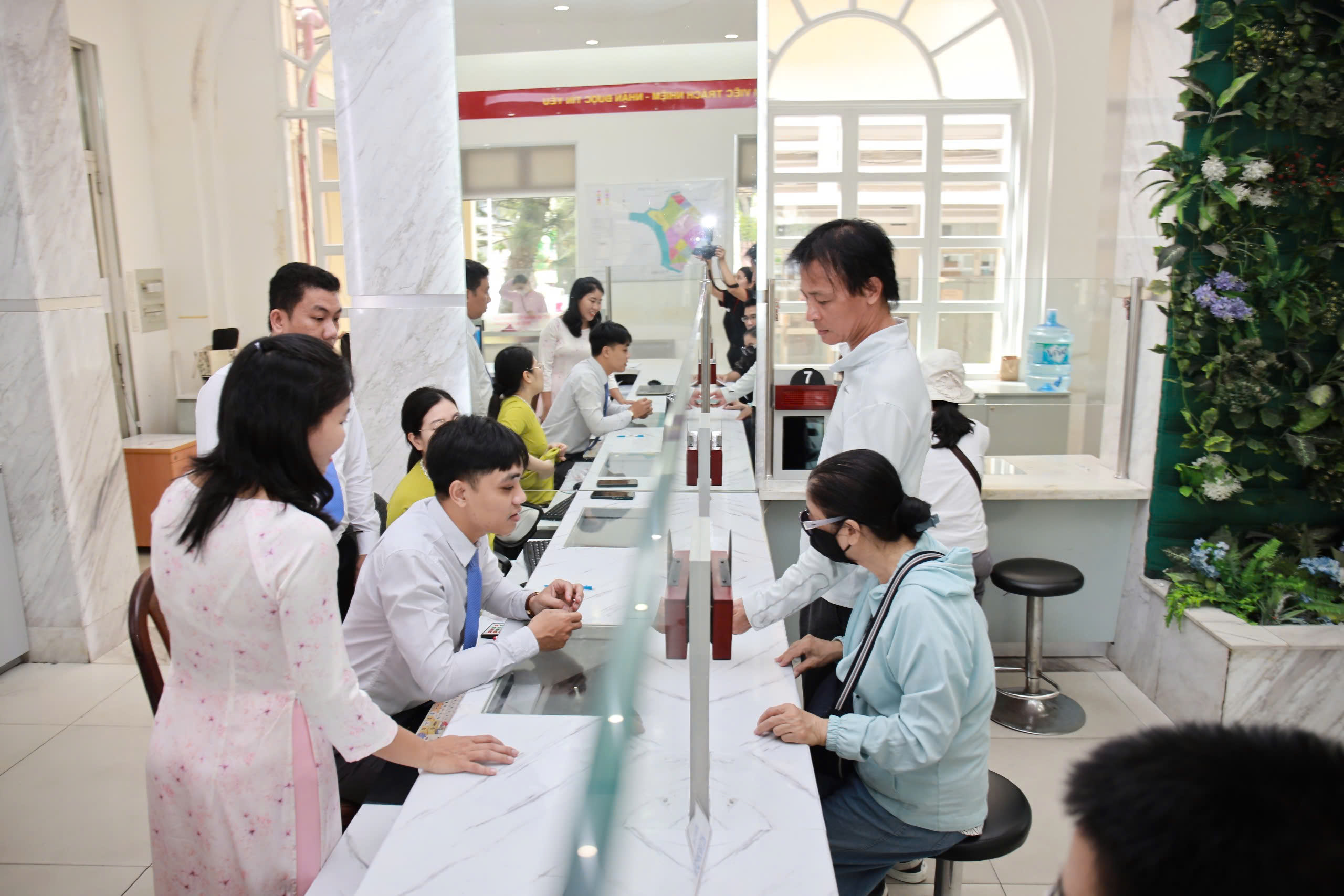 thu-tuc-hanh-chinh.jpg