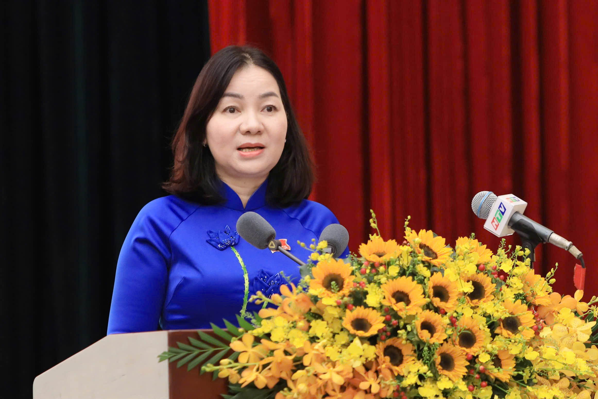 nguoi-dan-tp.hcm-ngap-nuoc-chay-no.jpg