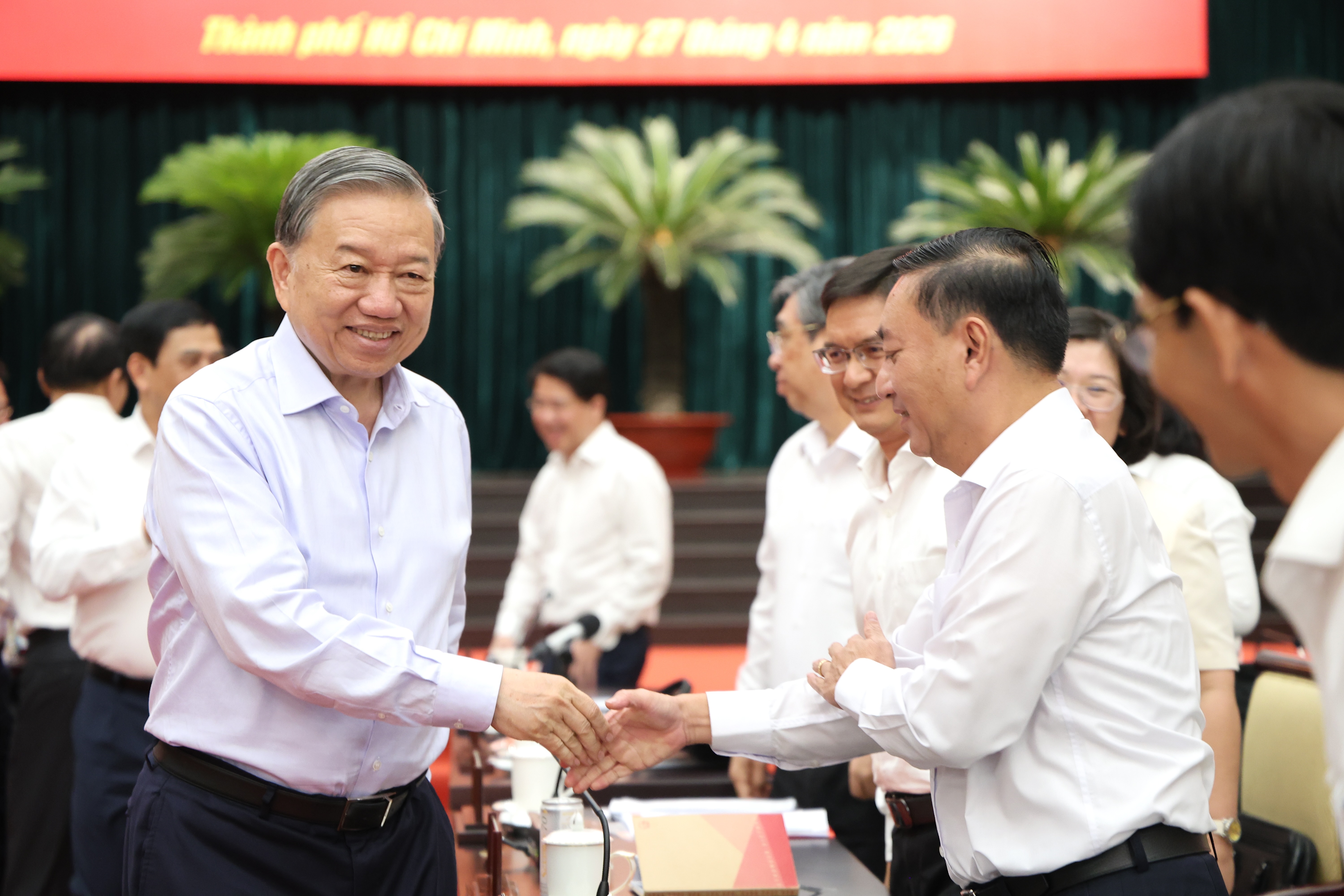 tong-bi-thu-chu-tich-nuoc-lethoa-1.JPG