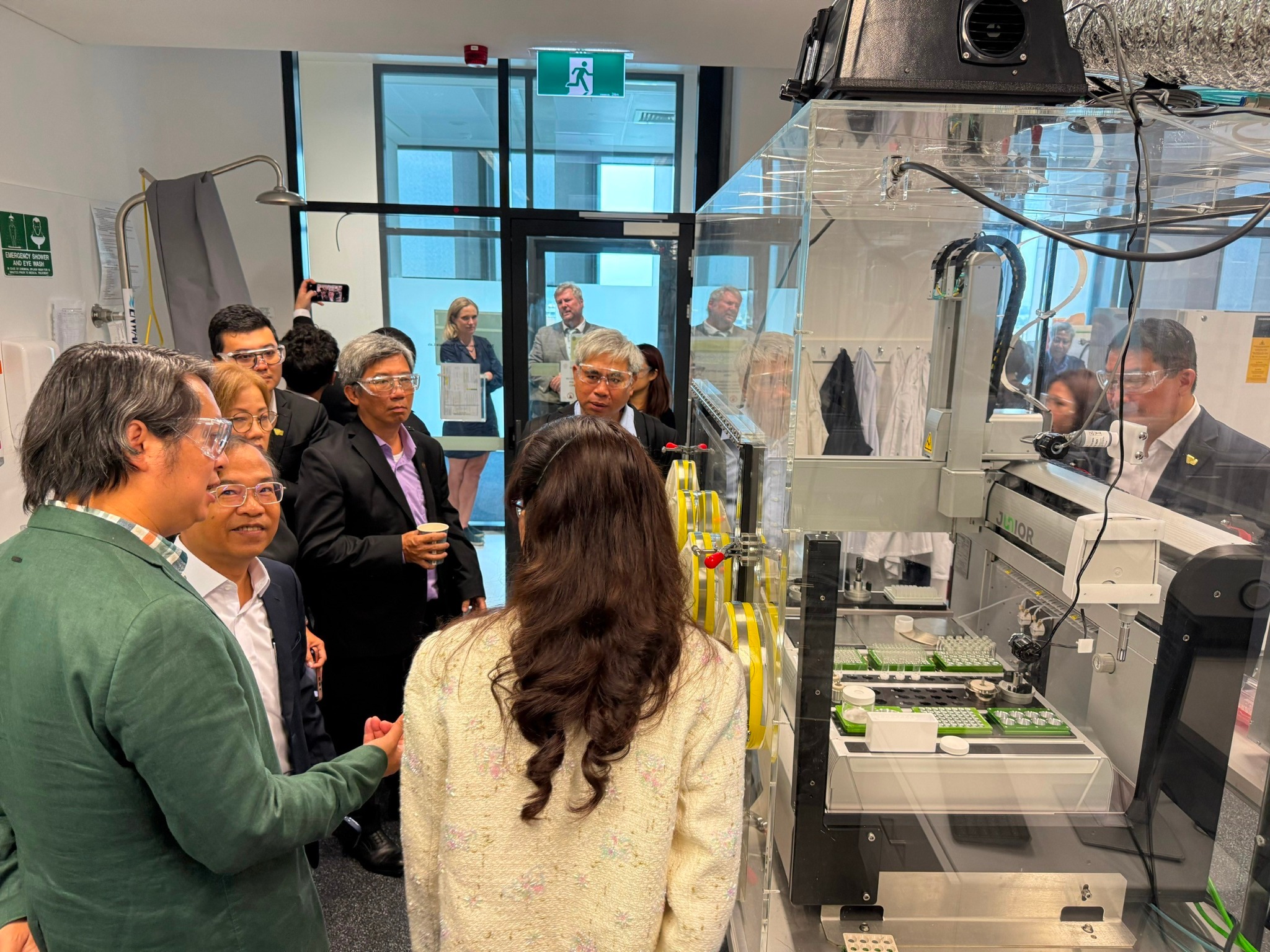 ĐHQG-HCM TRAO ĐỔI HỢP TÁC VỚI UNSW SYDNEY, TÌM HIỂU MÔ HÌNH NGHIÊN CỨU RNA VÀ KHỞI NGHIỆP ĐỔI MỚI SÁNG TẠO TẠI AUSTRALIA.jpg