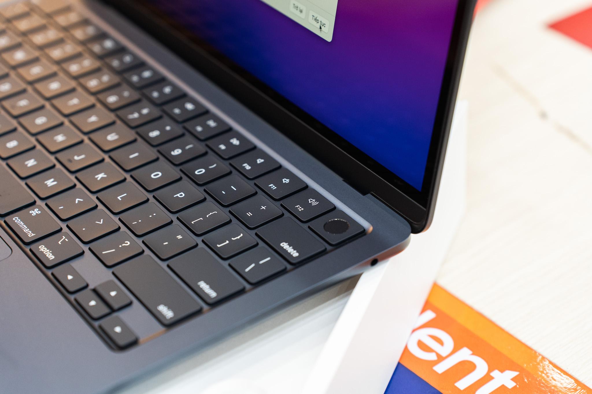 macbook-air-m2-2022