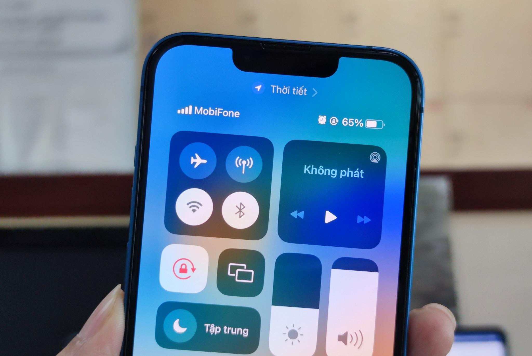 Điện thoại có sóng nhưng không gọi được hoặc chập chờn. Ảnh: TIỂU MINH
