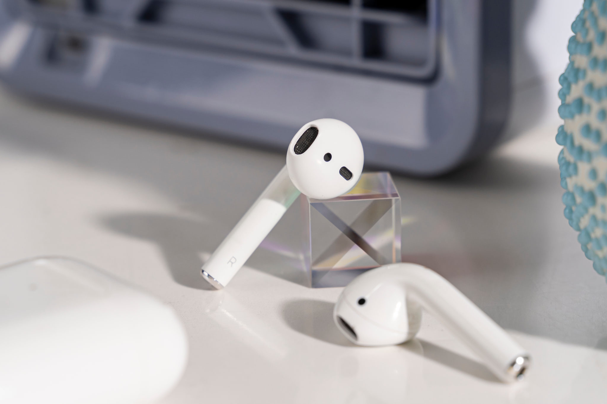 AirPods 2 chỉ còn từ 2,69 triệu đồng