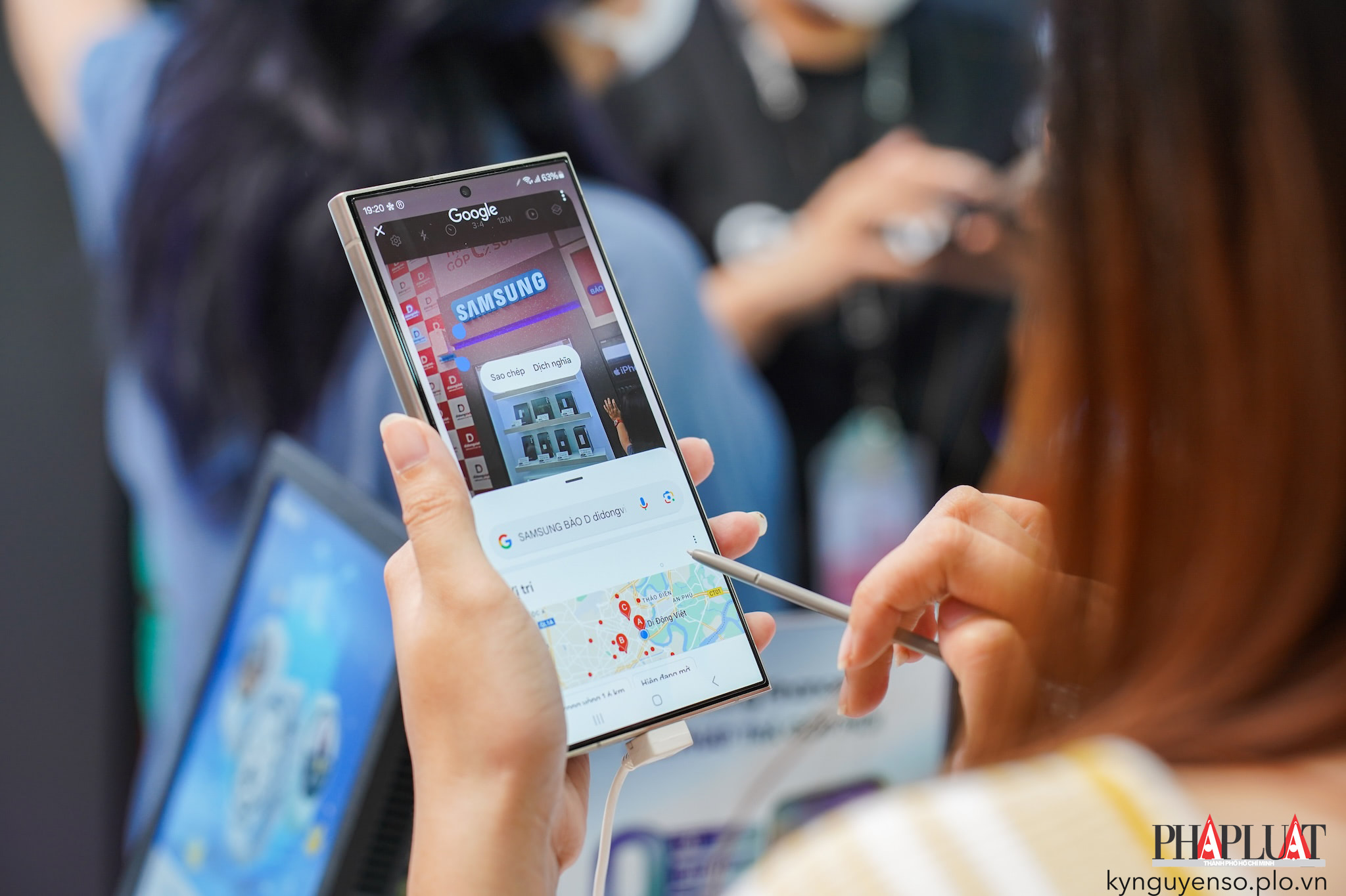 Samsung Galaxy S24 thu hút người dùng nhờ Galaxy AI. Ảnh: TIỂU MINH