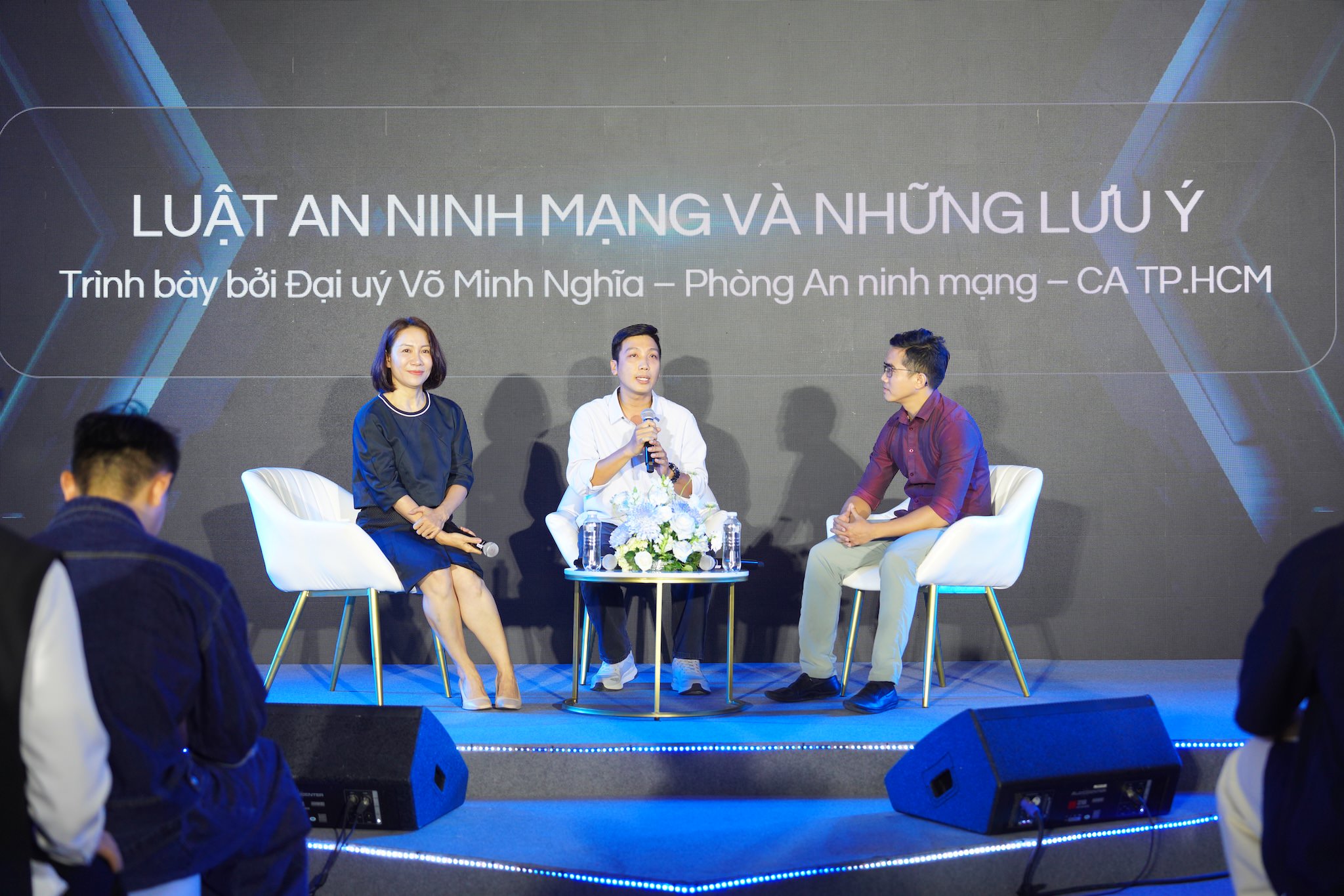 Đại úy Võ Minh Nghĩa, cán bộ Đội An ninh mạng, Phòng An ninh mạng và phòng, chống tội phạm sử dụng công nghệ cao Công an TP.HCM (PA05) chia sẻ những lưu ý khi sản xuất nội dung thời AI.