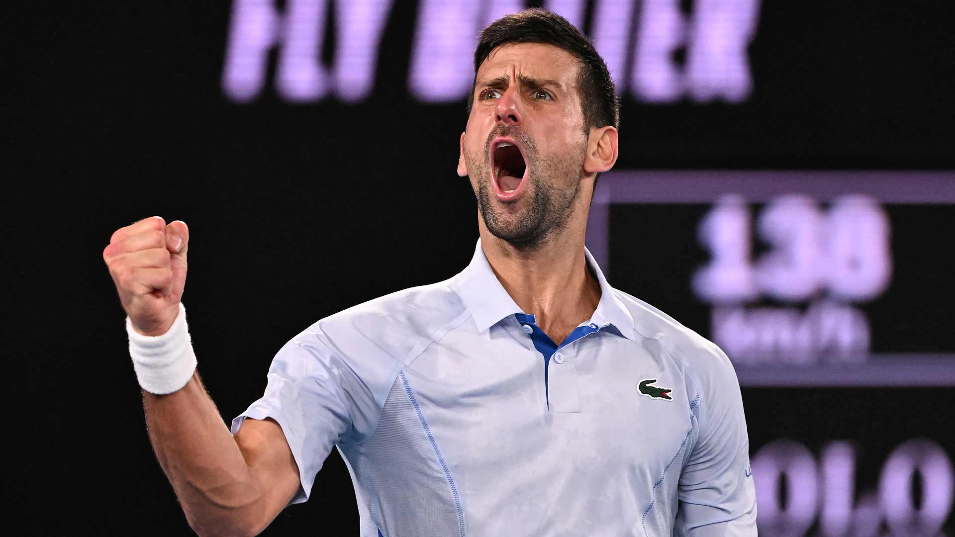 Djokovic thắng nhọc trong cuộc chiến giữa hai thế hệ