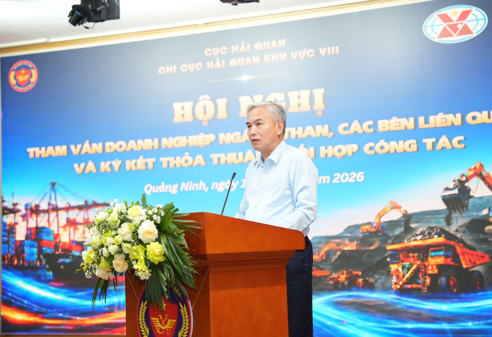 Tổng giám đốc Tập đoàn TKV Vũ Anh Tuấn phát biểu tại hội nghị