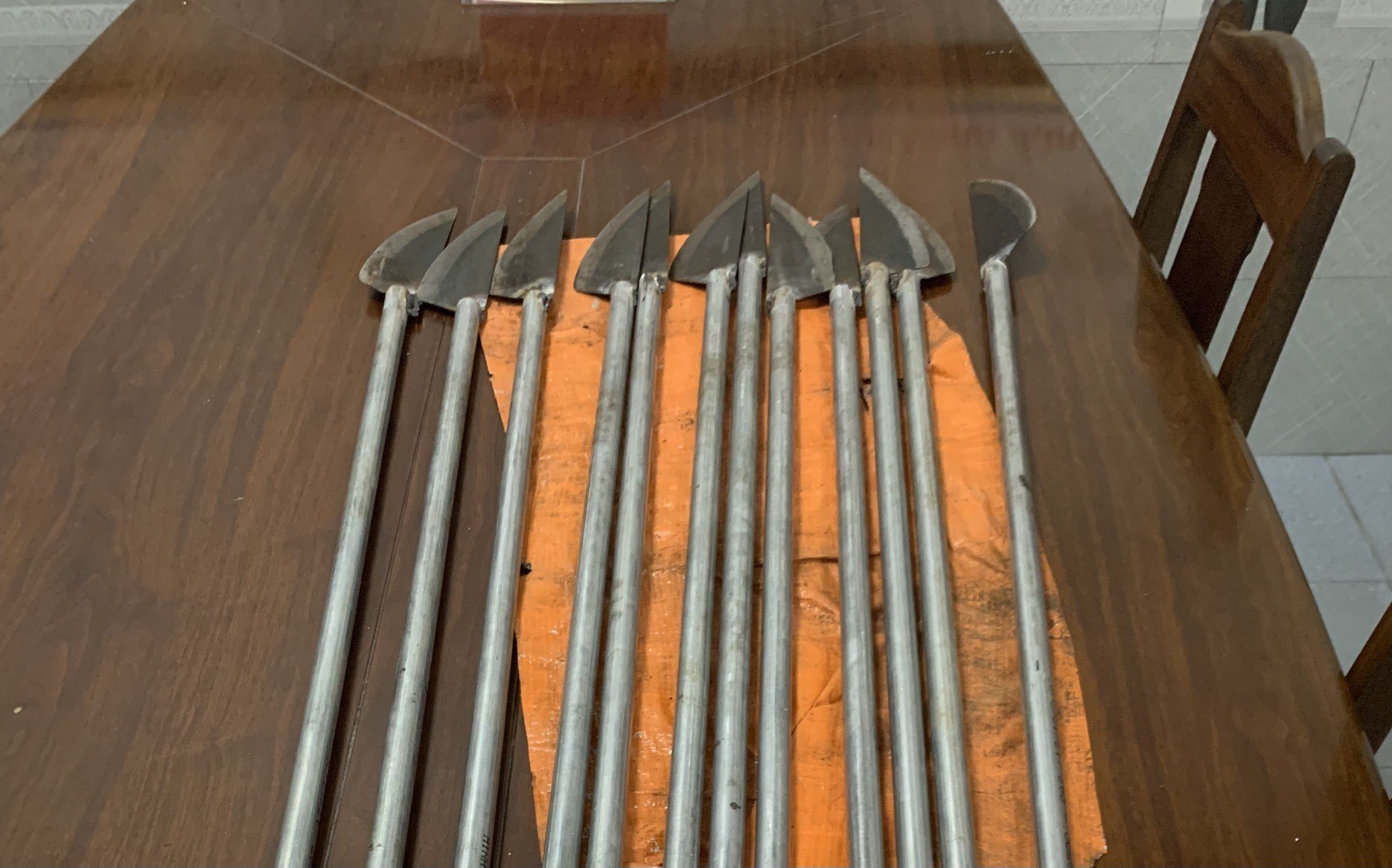 dao-phong-lon-di-danh-nhau.jpg
