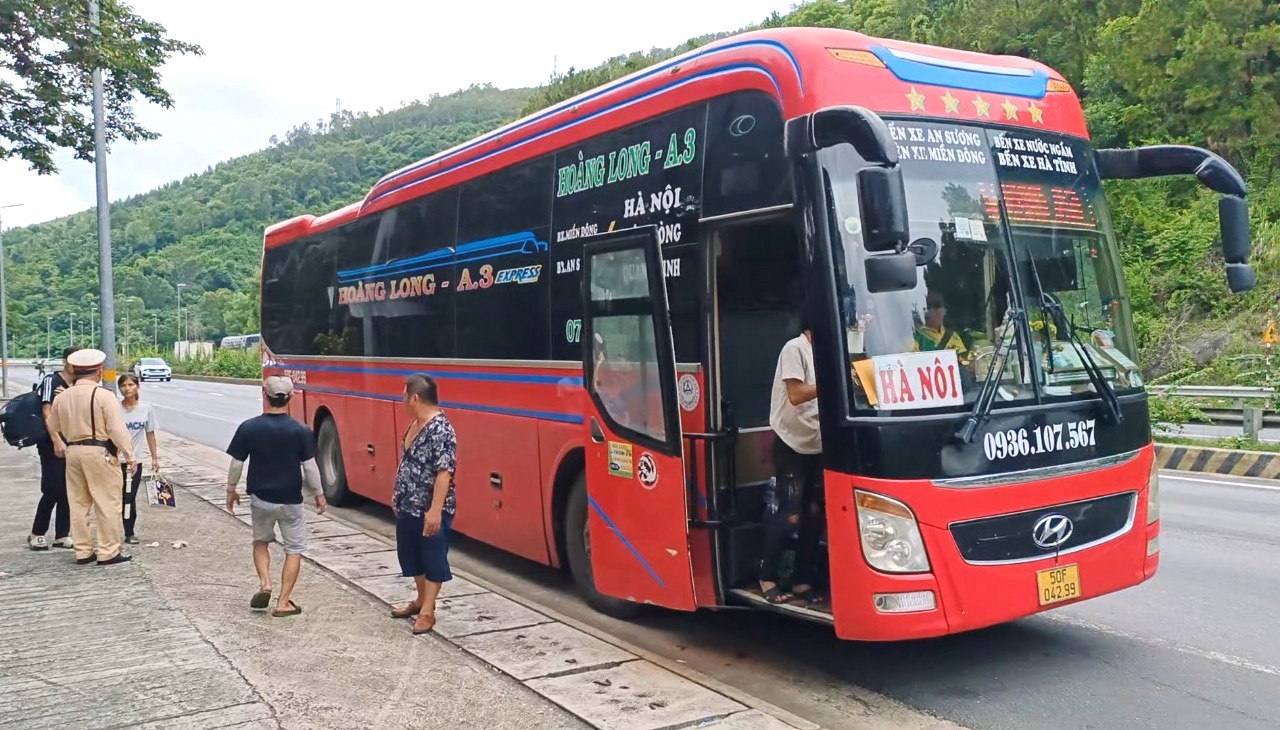 đi bộ về quê