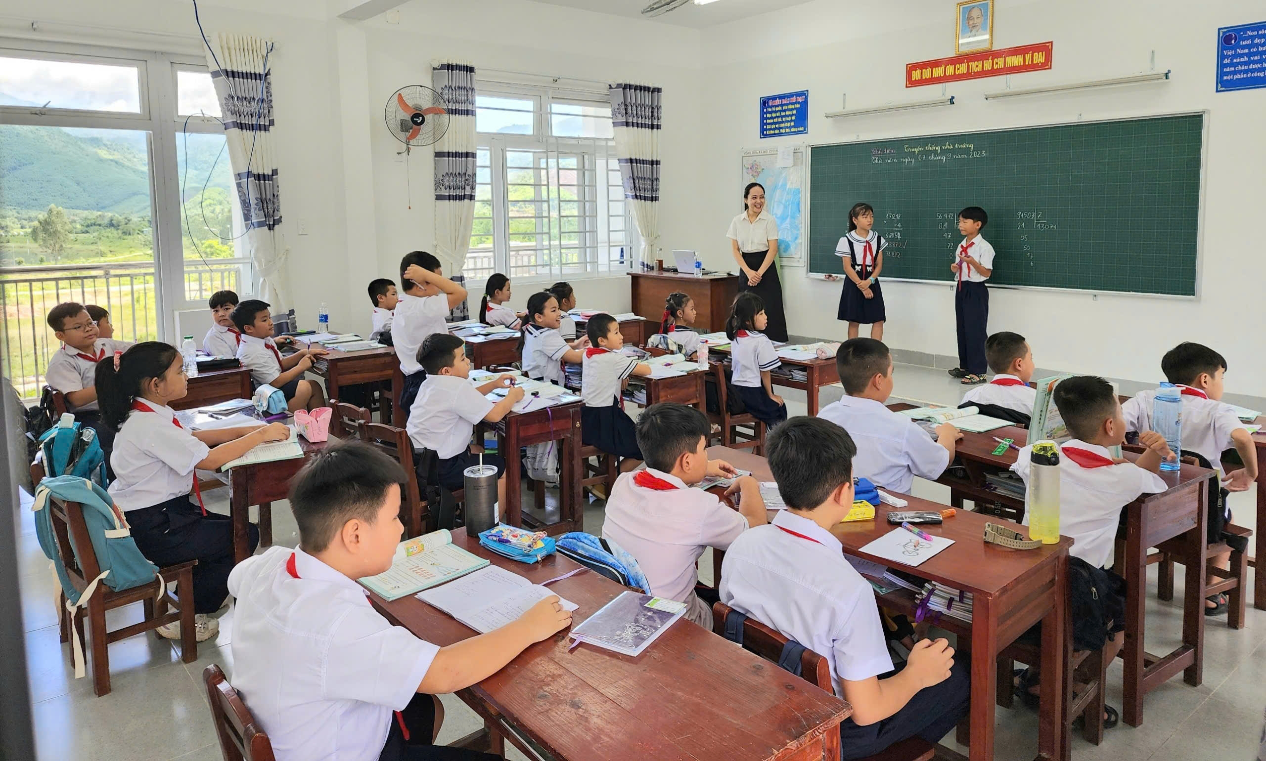 Bão số 4 học sinh nghỉ học