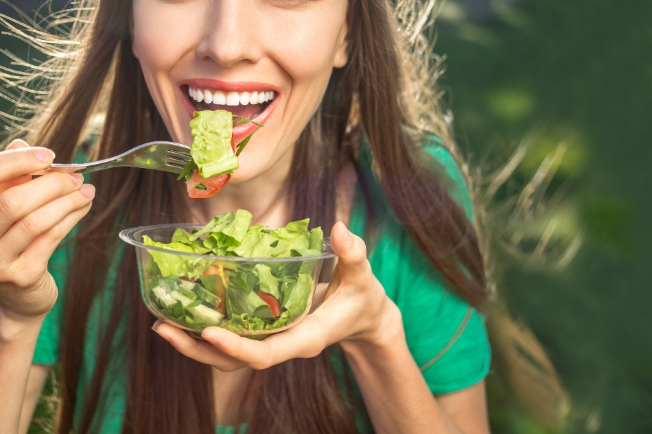 Ăn salad sống có tốt cho sức khỏe không?