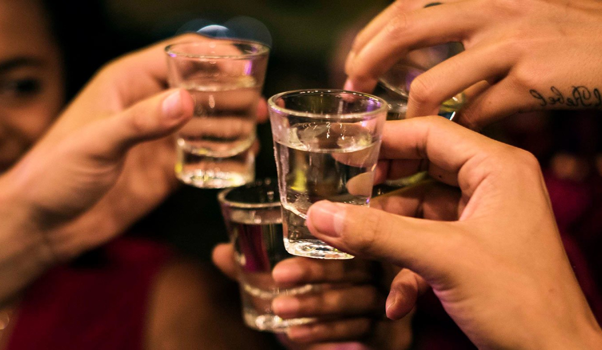 Tại sao uống rượu lại làm tăng nguy cơ mắc bệnh gan?