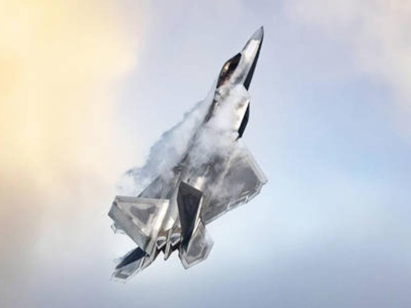 Lý do gì Mỹ muốn cho 33 'chim ăn thịt' F-22 Raptor về hưu?