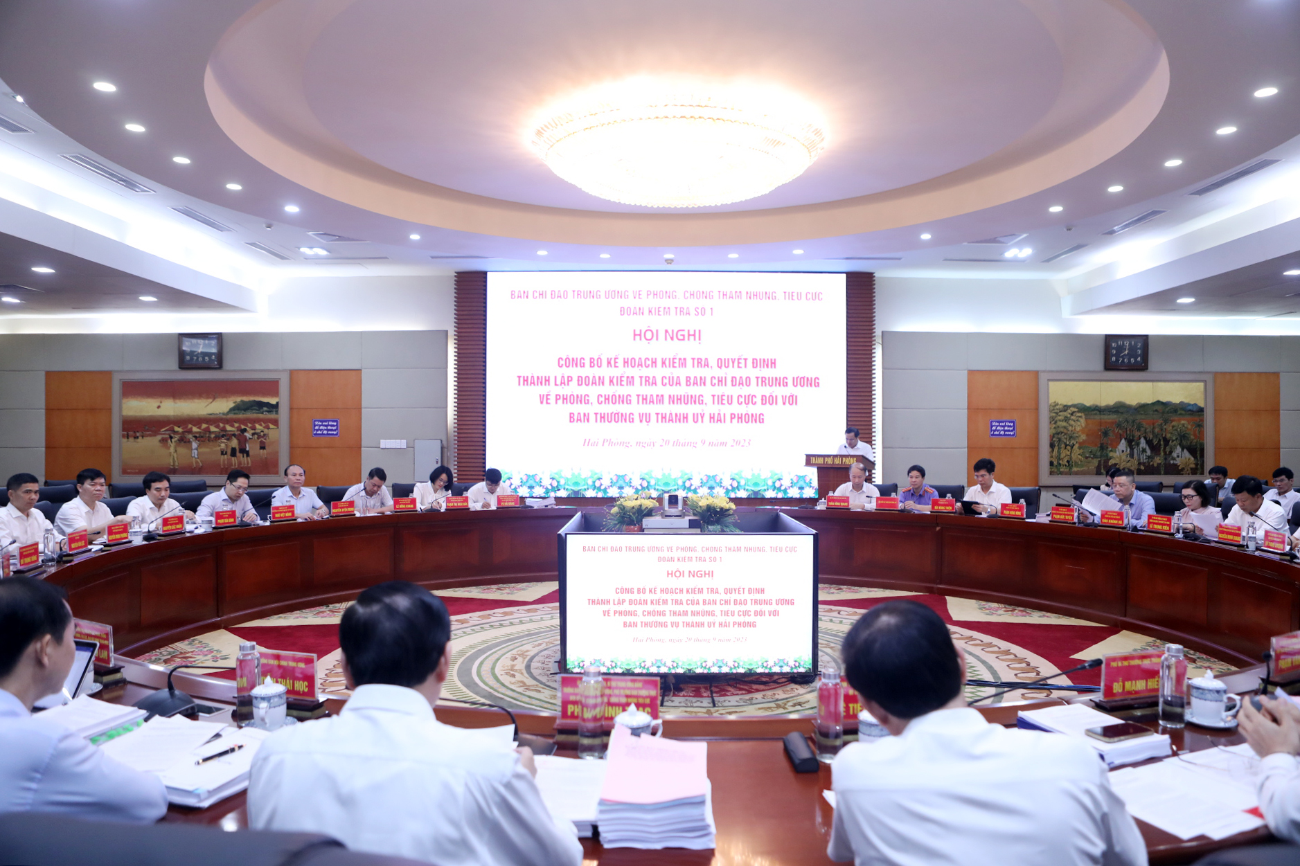 phan-dinh-trac-kiem-tra-hai-phong-4.jpg