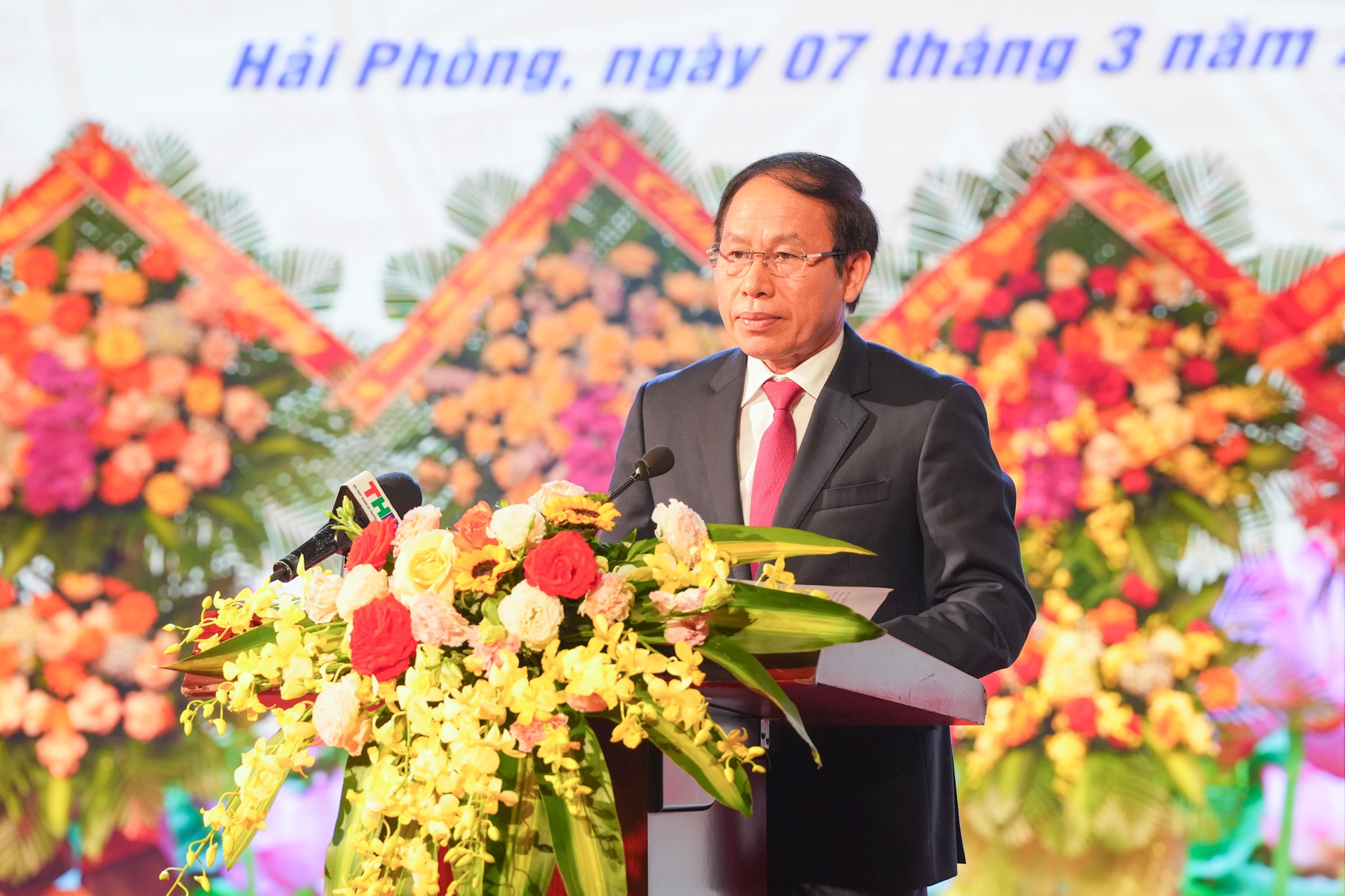 tiep-tuc-thap-sang-ngon-lua-cat-bi-tren-cac-linh-vuc-dua-hai-phong-phat-trien-2.jpeg