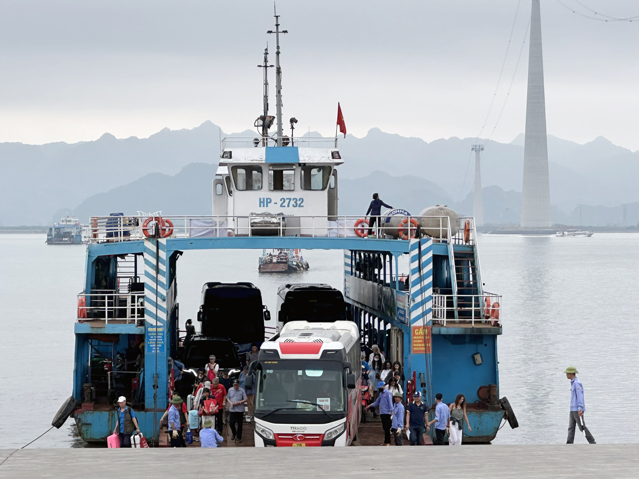 co-ben-moi-pha-ra-cat-ba-van-tac-gan-2-tieng-4.jpg