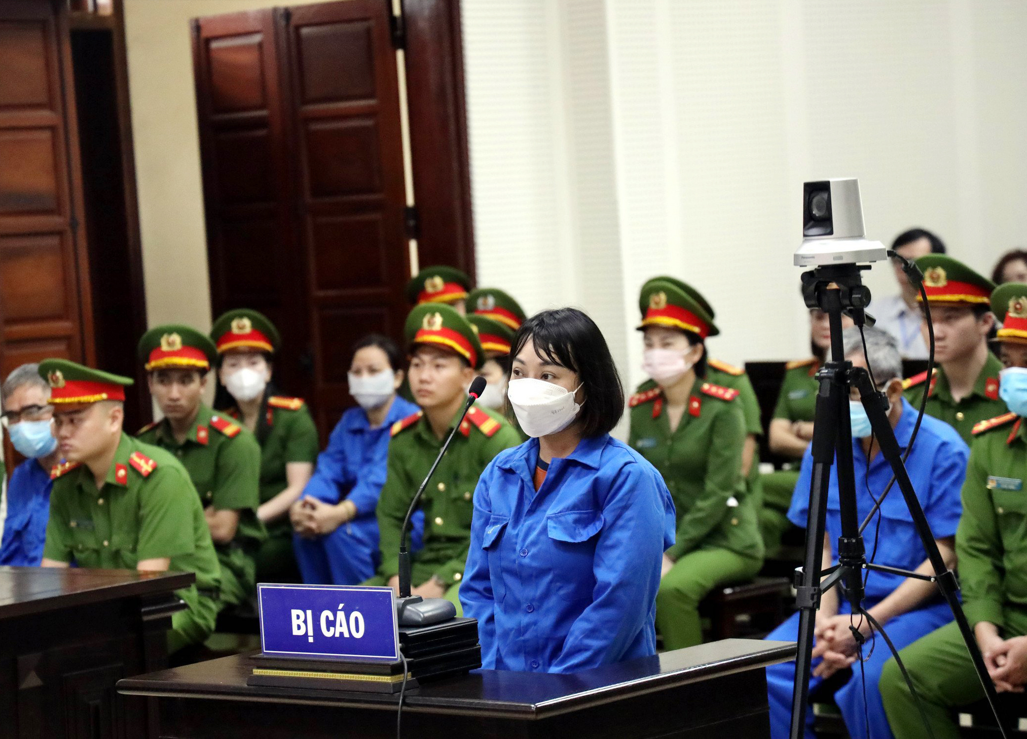 anh-em-nha-do-huu-ca-tranh-luan-gay-gat-ve-so-tien-chay-an-35-ti-dong-3.jpg
